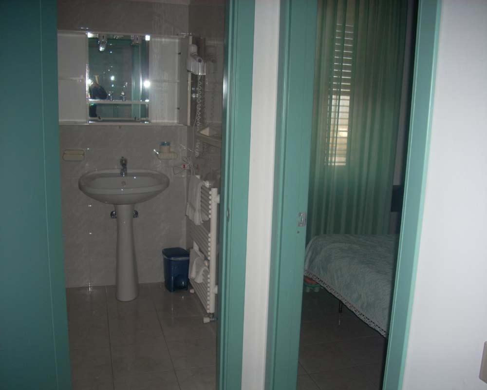 Two Connecting Rooms - Photo 4