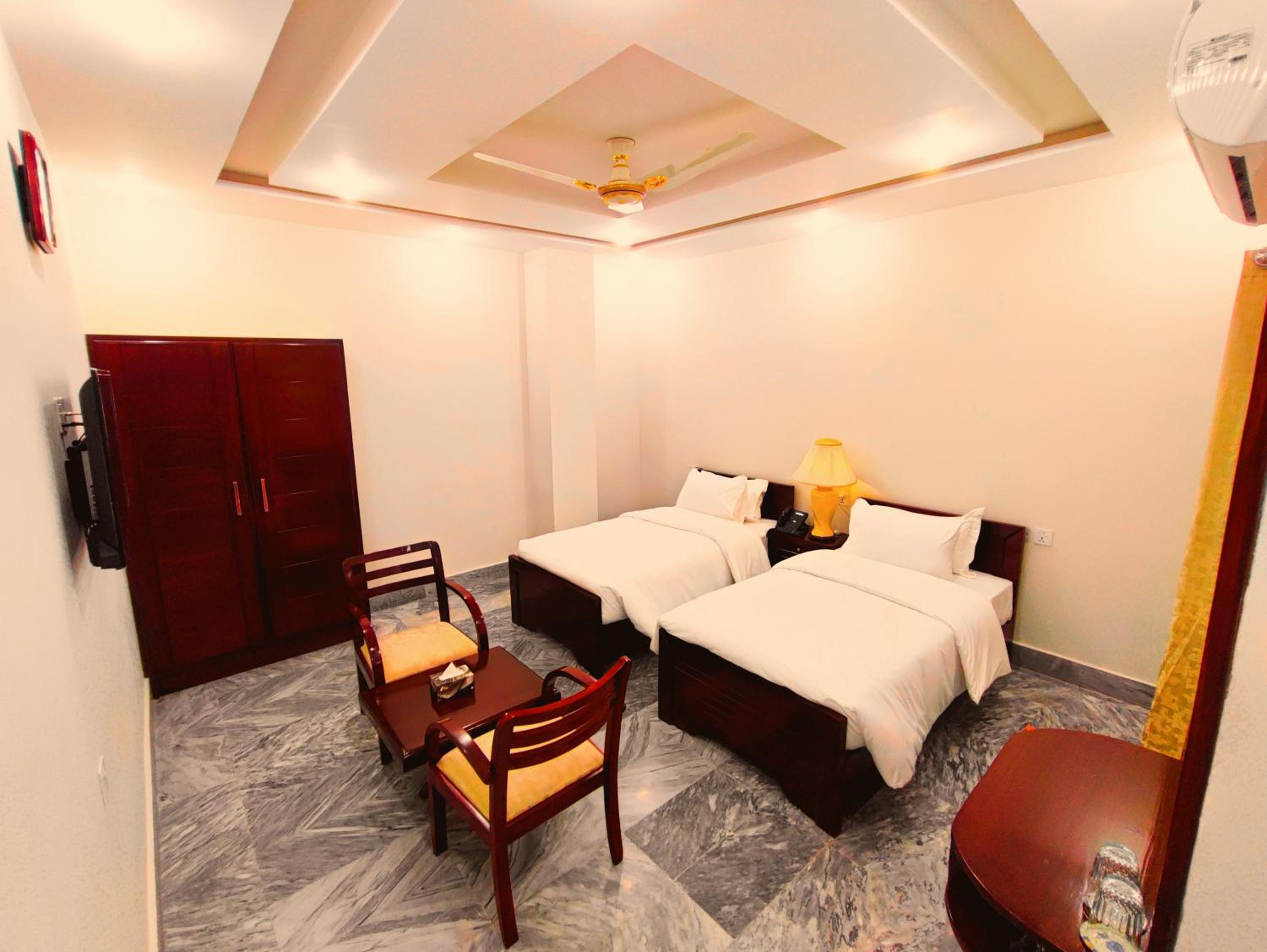 Standard Twin Room - Photo 1