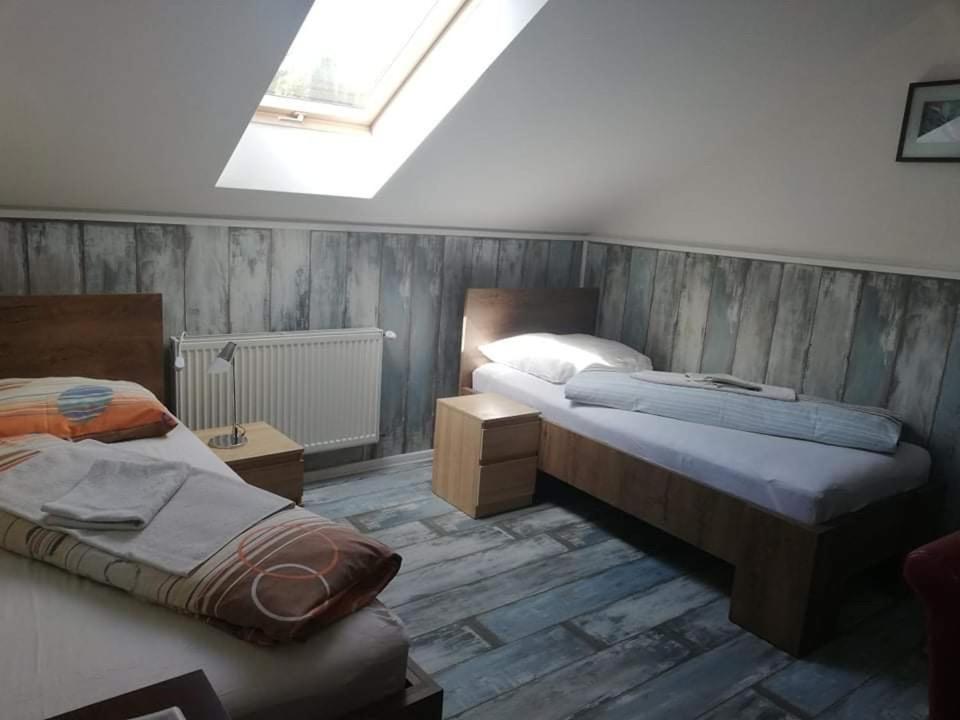 Standard Twin Room photo 2