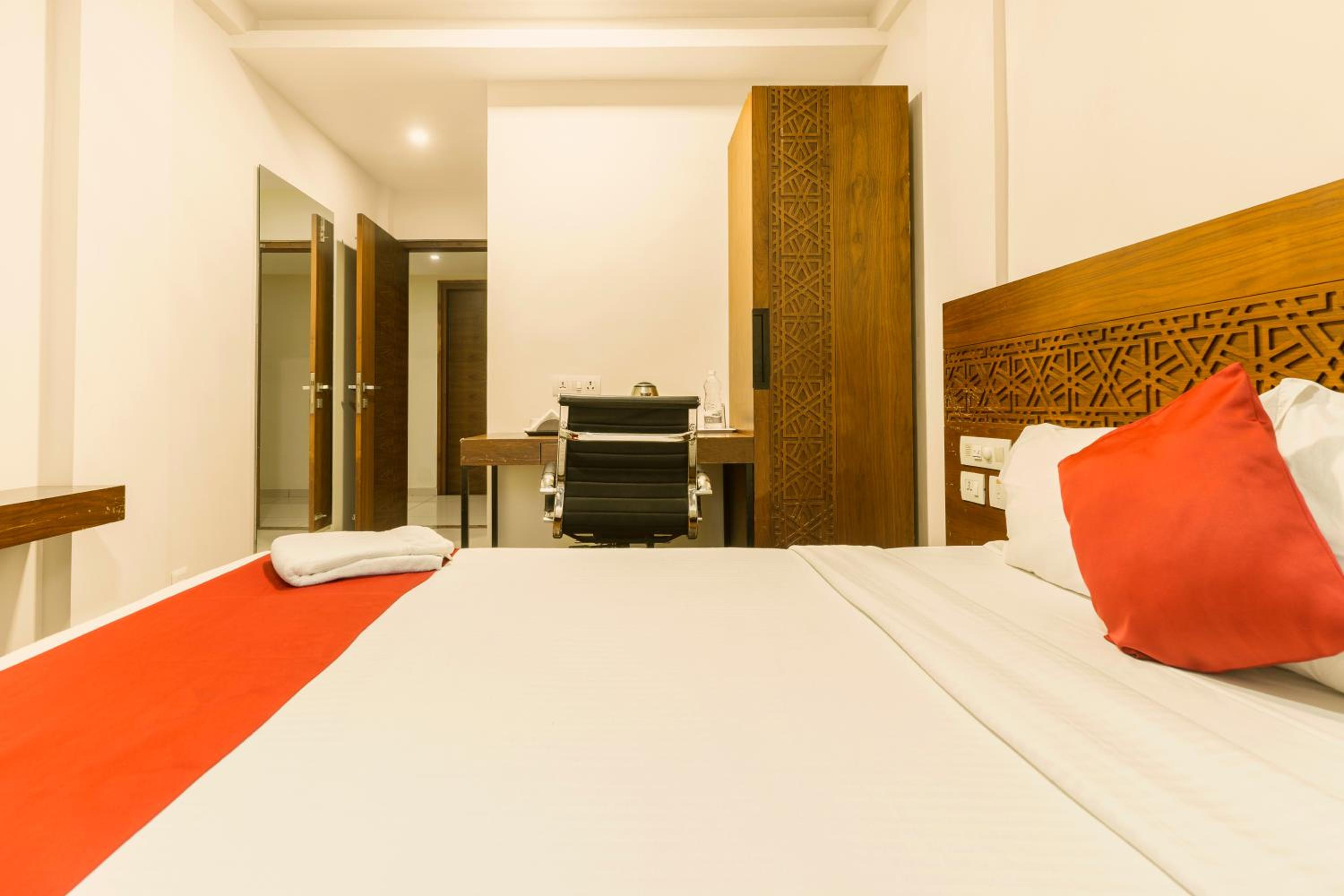 Standard Double Room with Fan photo 2
