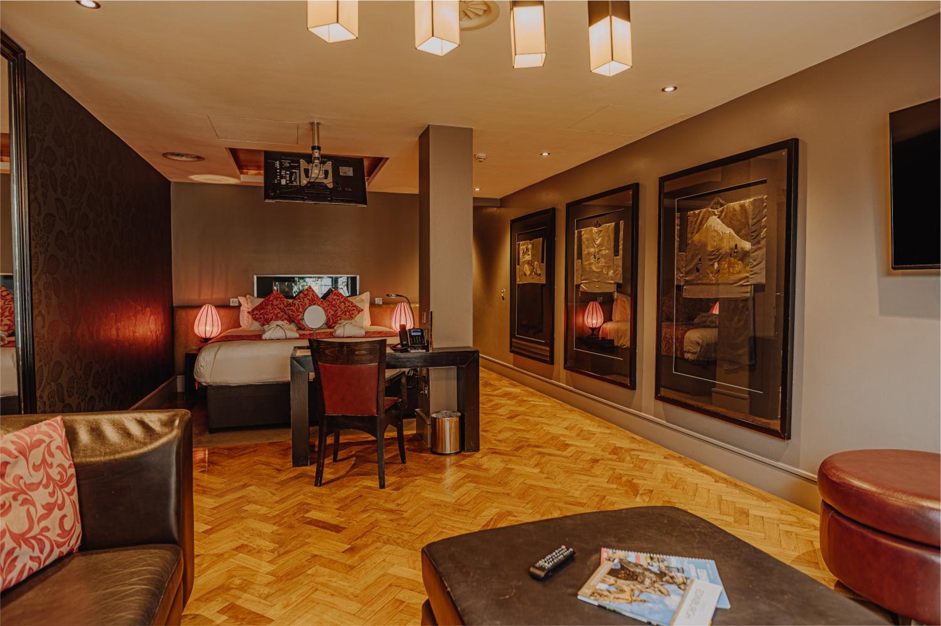 Junior Suite Double or Twin Room - Photo 19