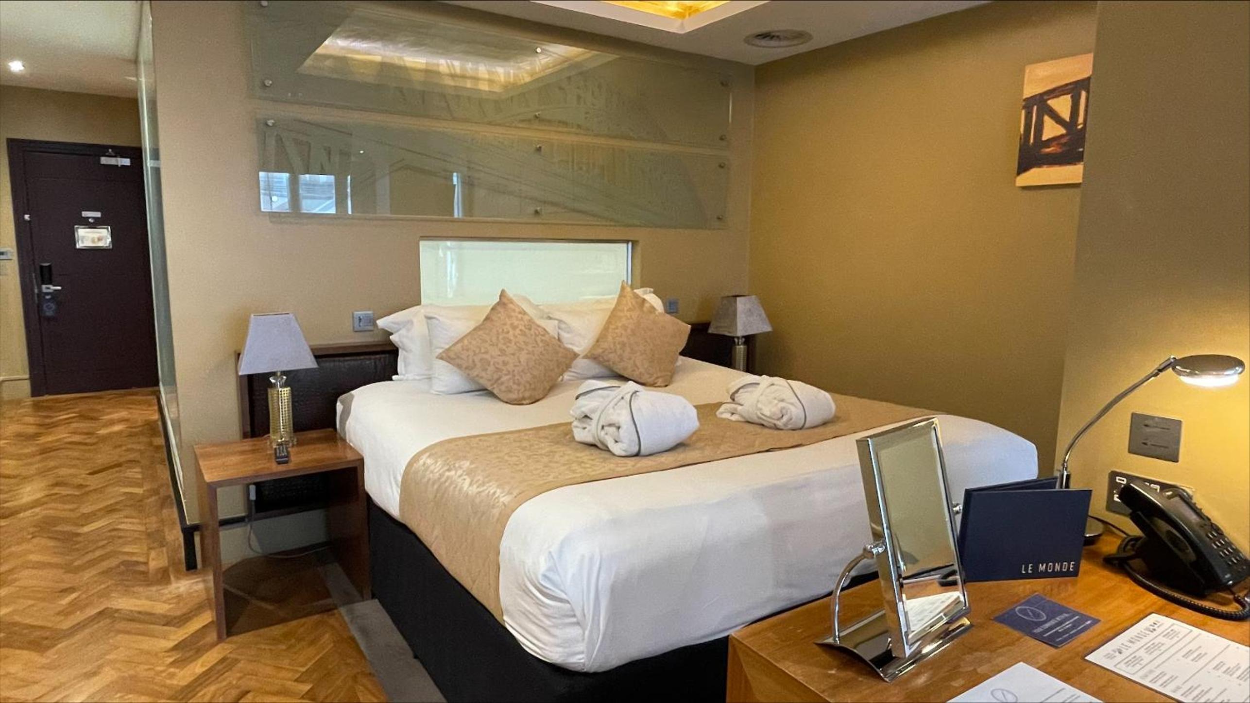 Junior Suite Double or Twin Room - Photo 17