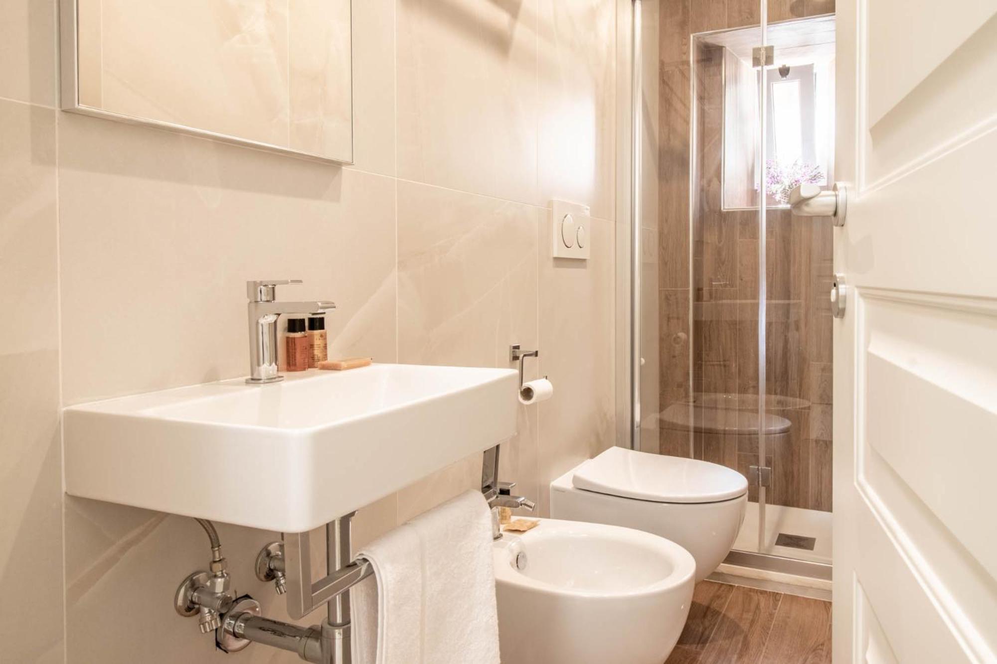 Deluxe Double or Twin Room photo 3