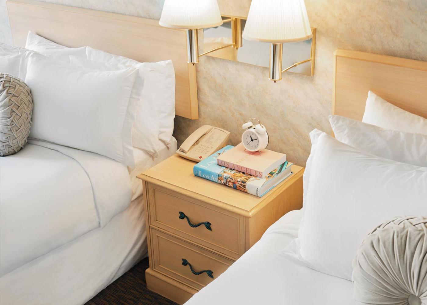 2 Queen Beds - Photo 1