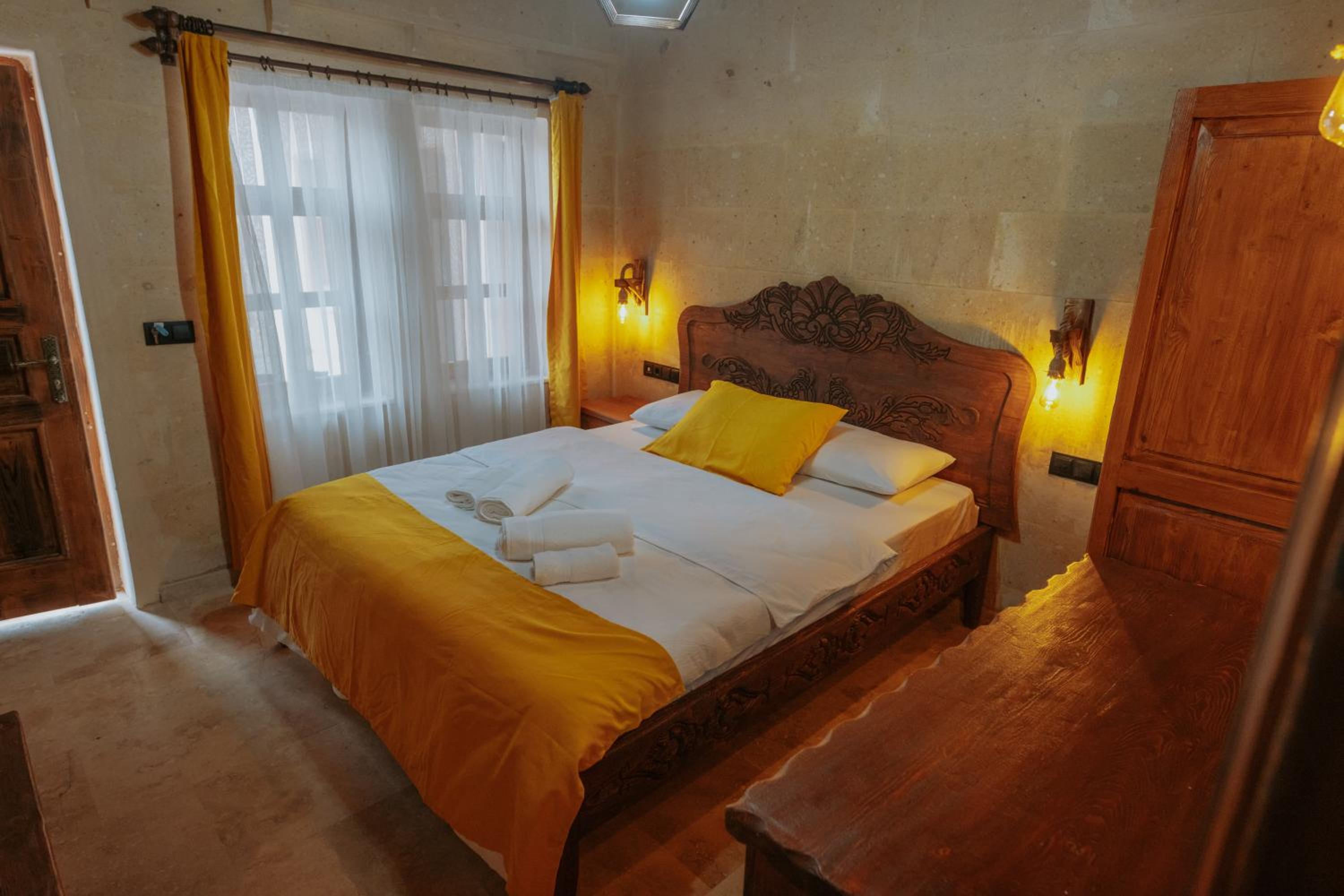 Standard Double Room - Photo 7