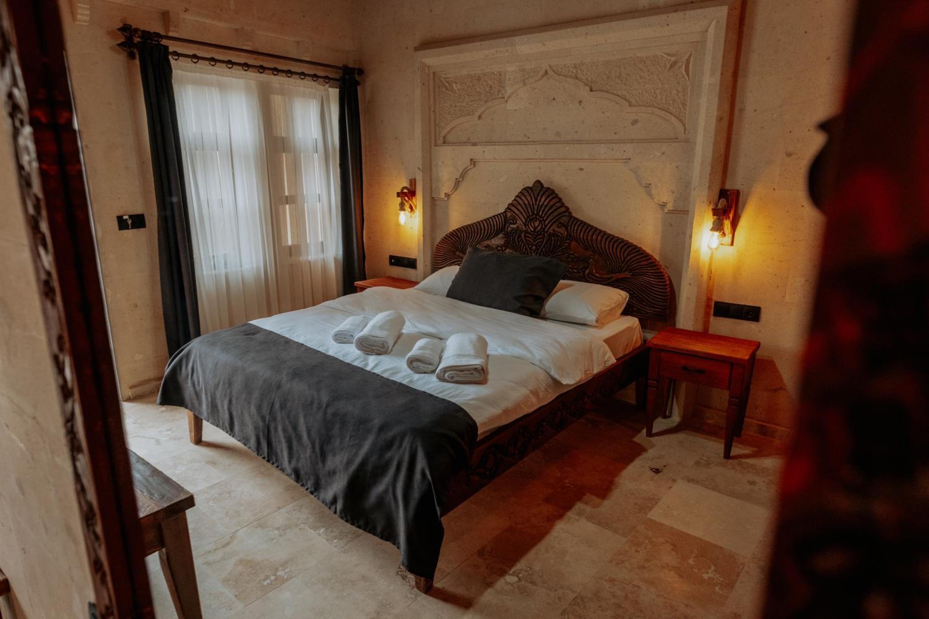 Standard Double Room - Photo 15