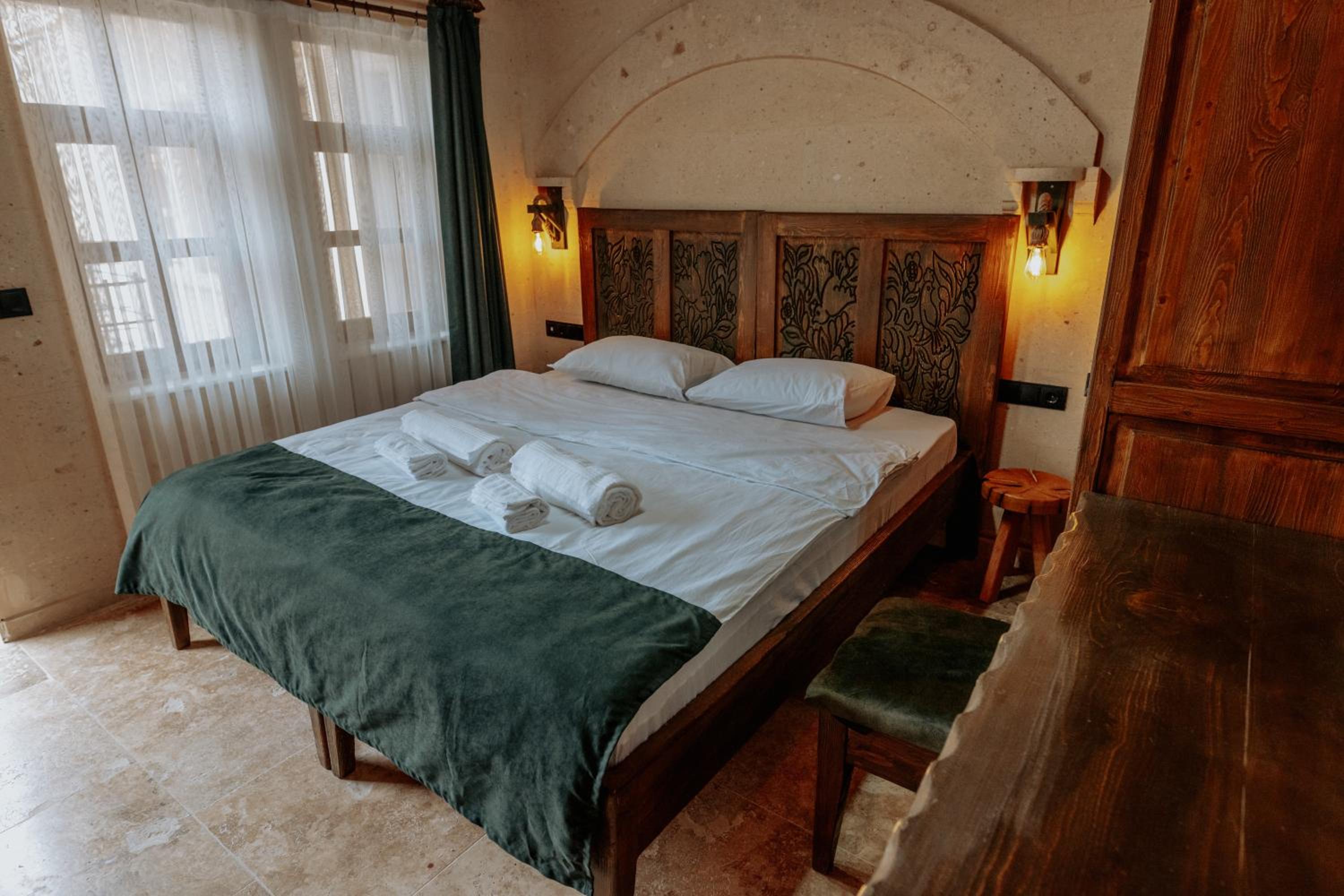 Standard Double Room - Photo 10