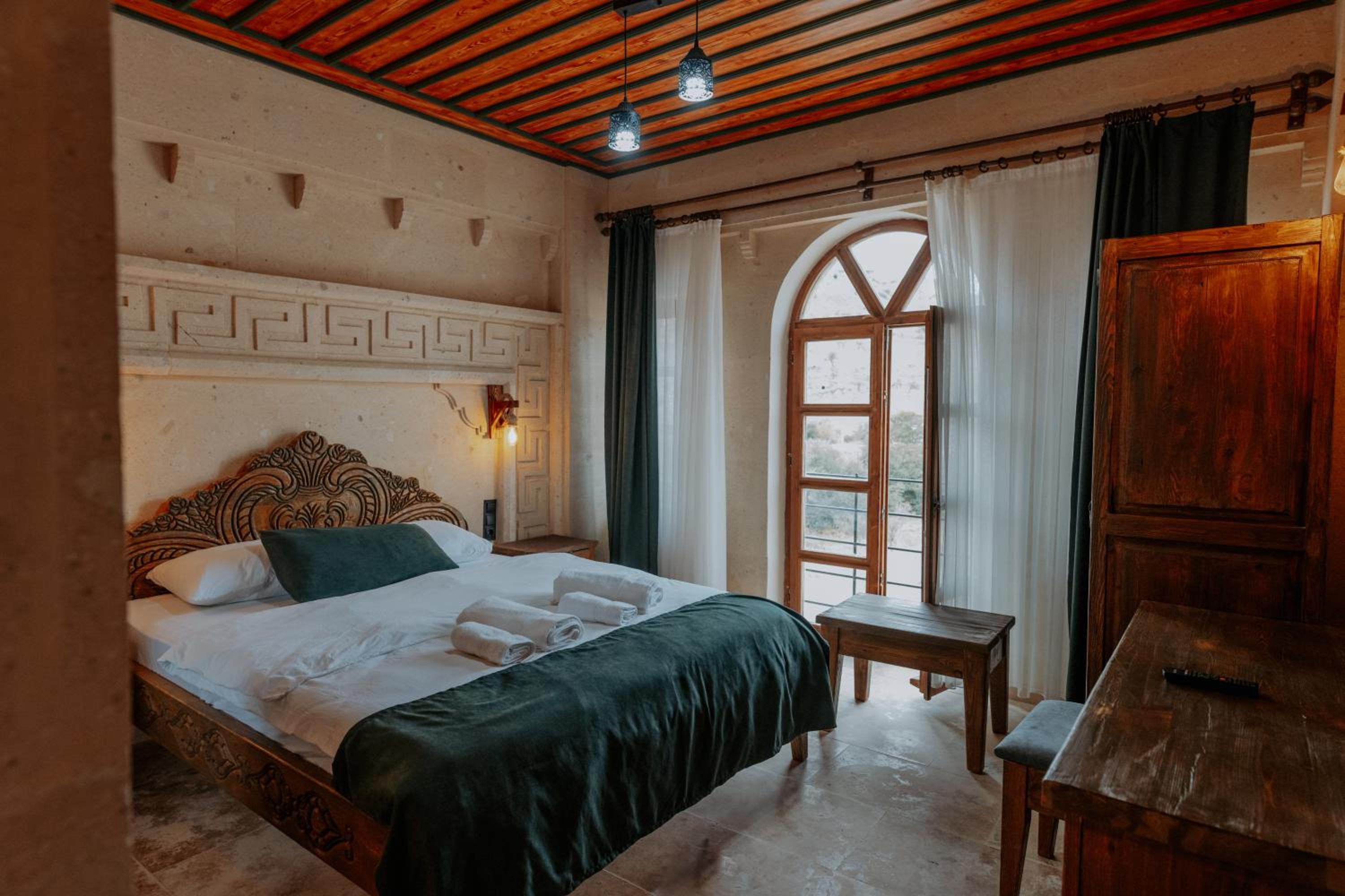 Standard Double Room - Photo 17