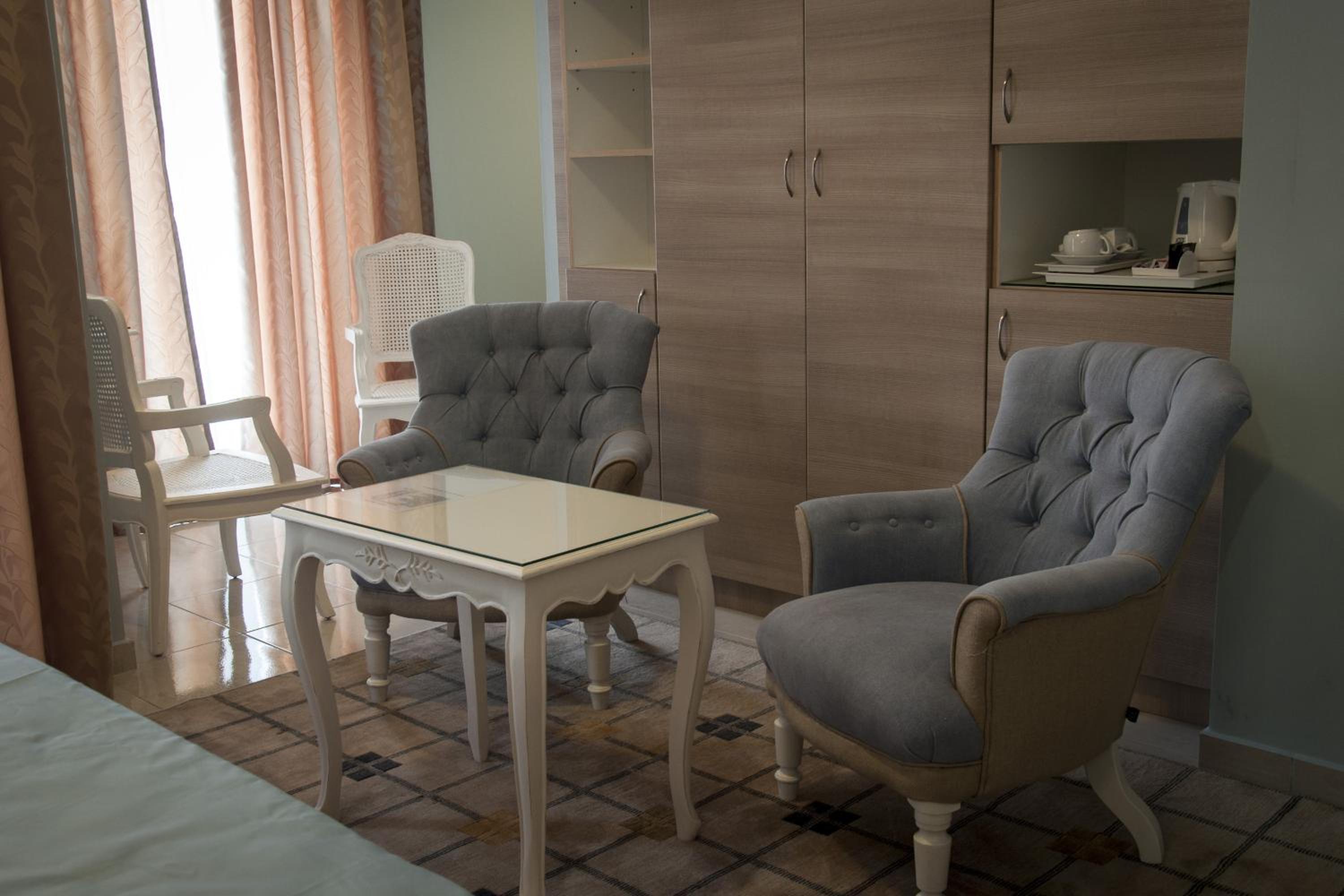 Suite with Spa Bath - Photo 5