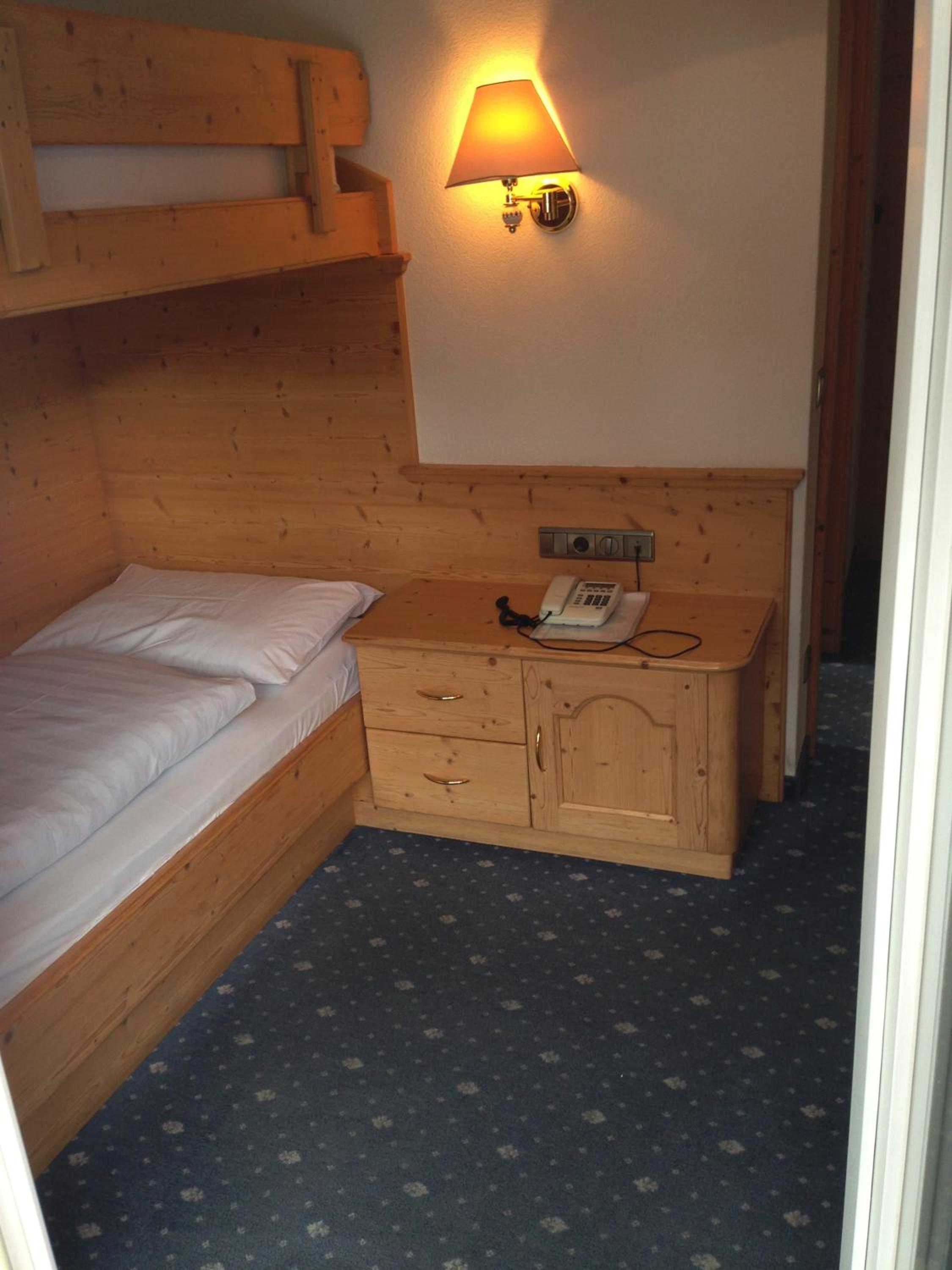 Single Room with Mountain View