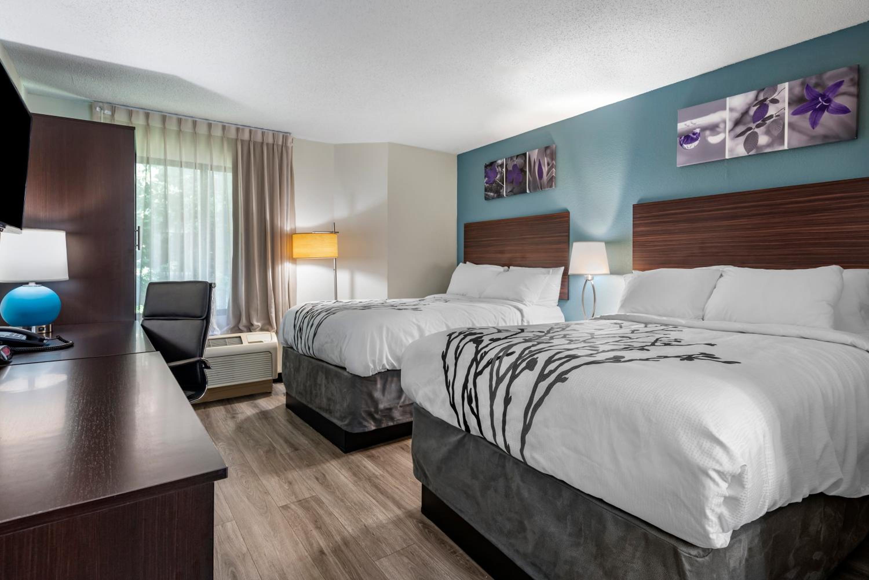 Double Room with Two Double Beds - Non-Smoking - Photo 1