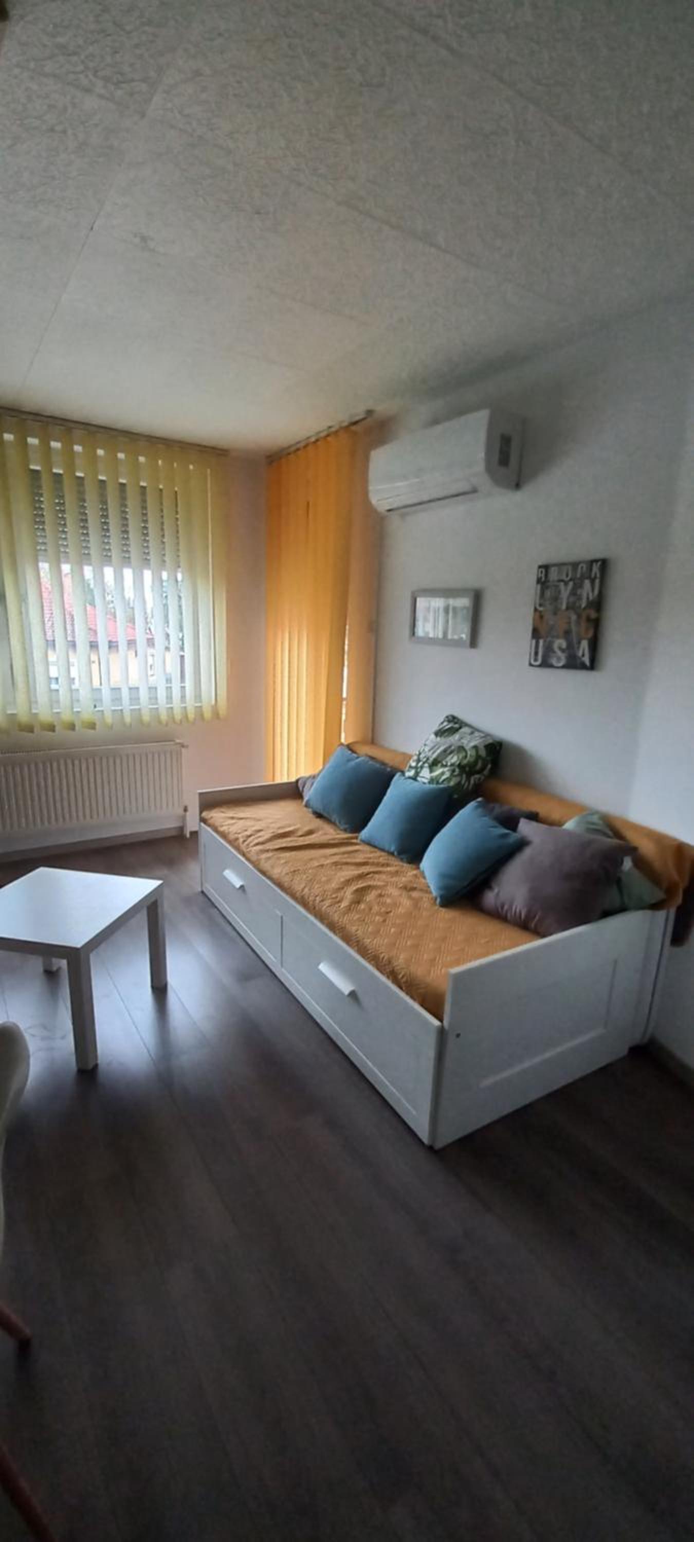 One-Bedroom Apartment - Photo 20