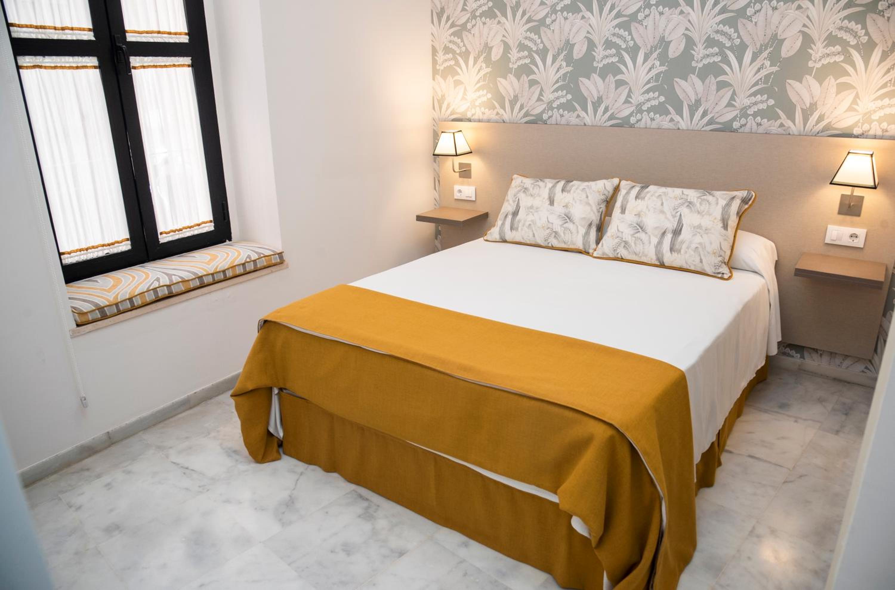 One-Bedroom Apartment - Photo 33