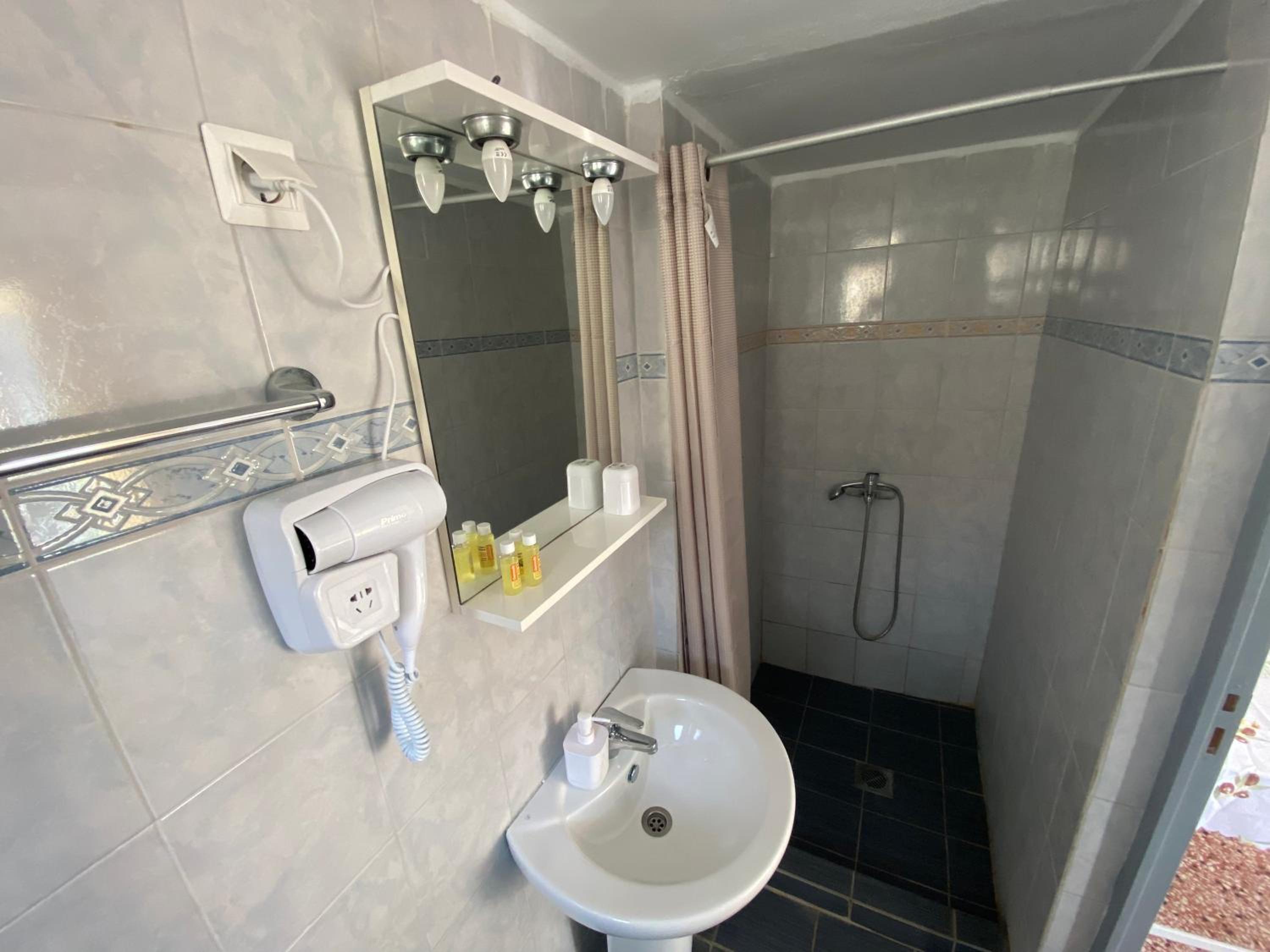Standard Triple Room photo 3
