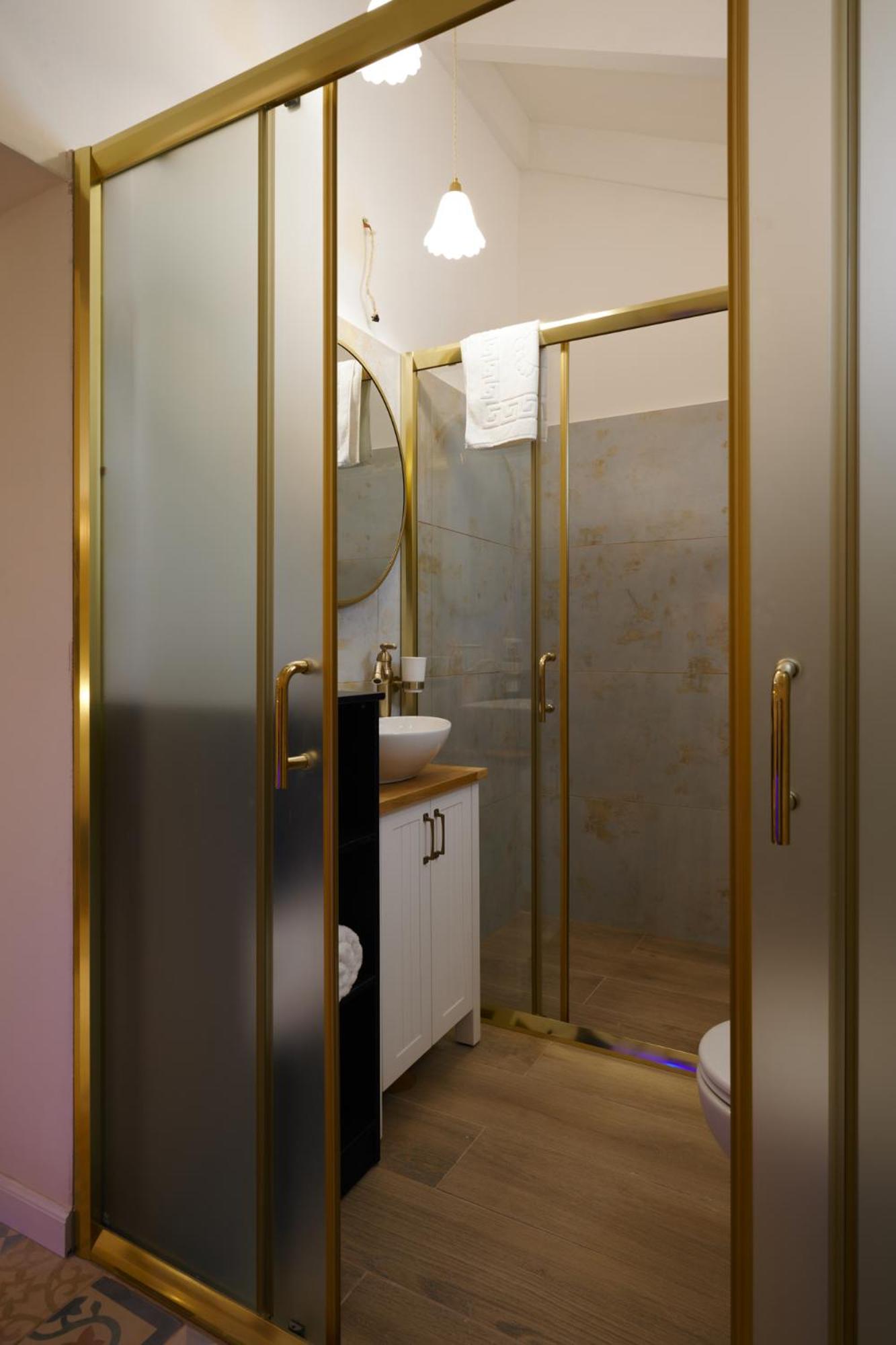 Shaked Suite - Photo 2