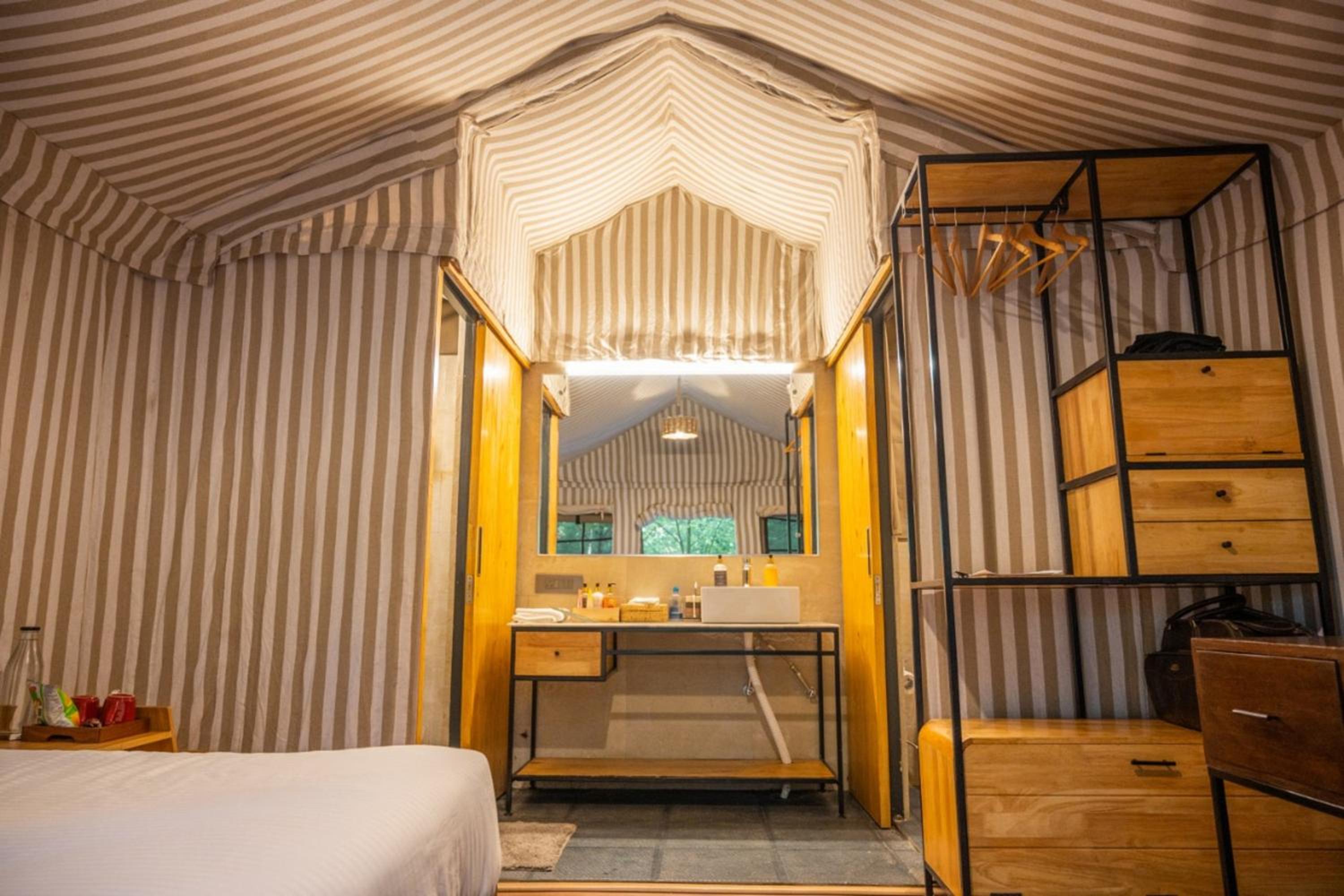 Camper Room With Balcony - Photo 15