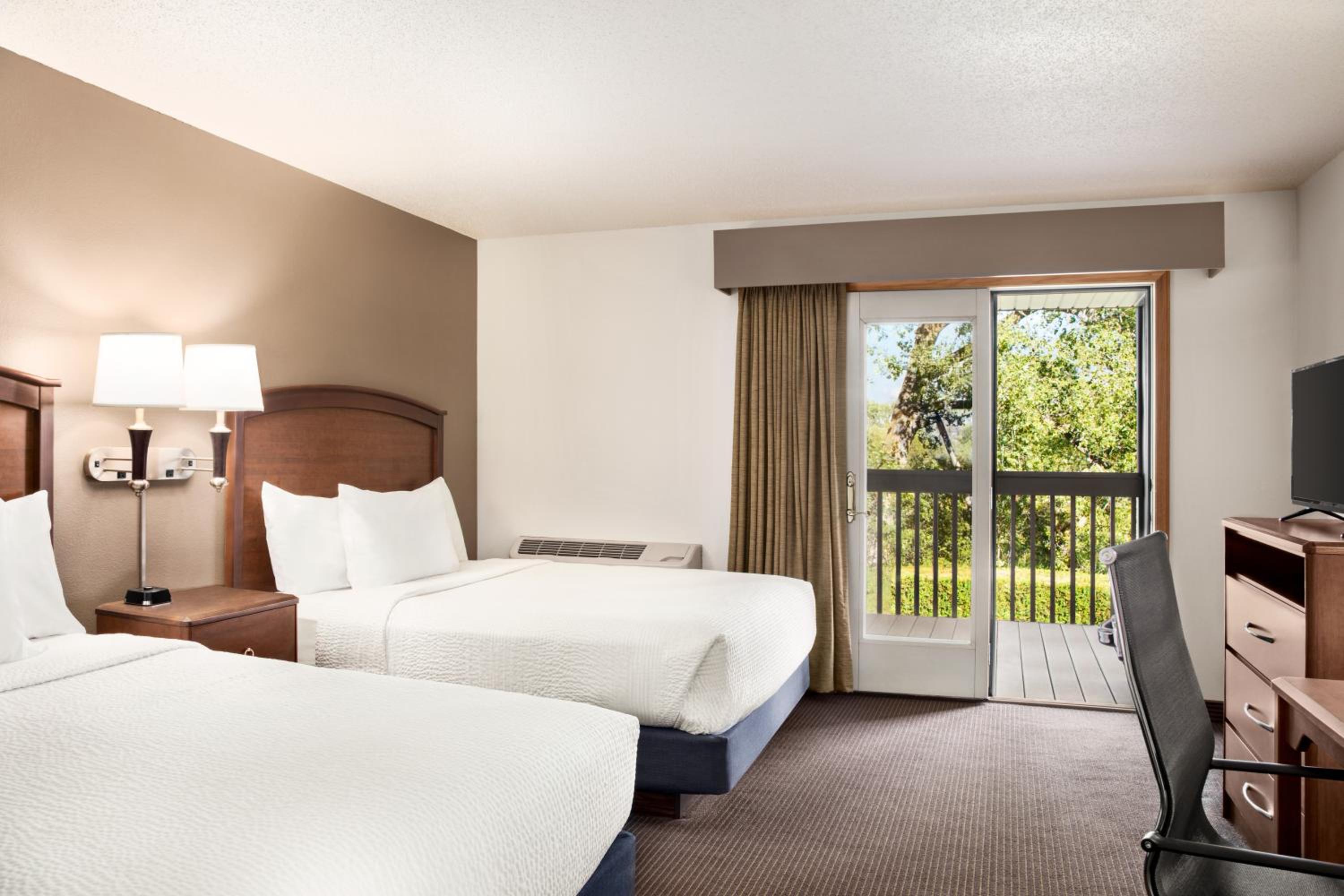 Queen Suite = with Two Queen Beds - Non-Smoking