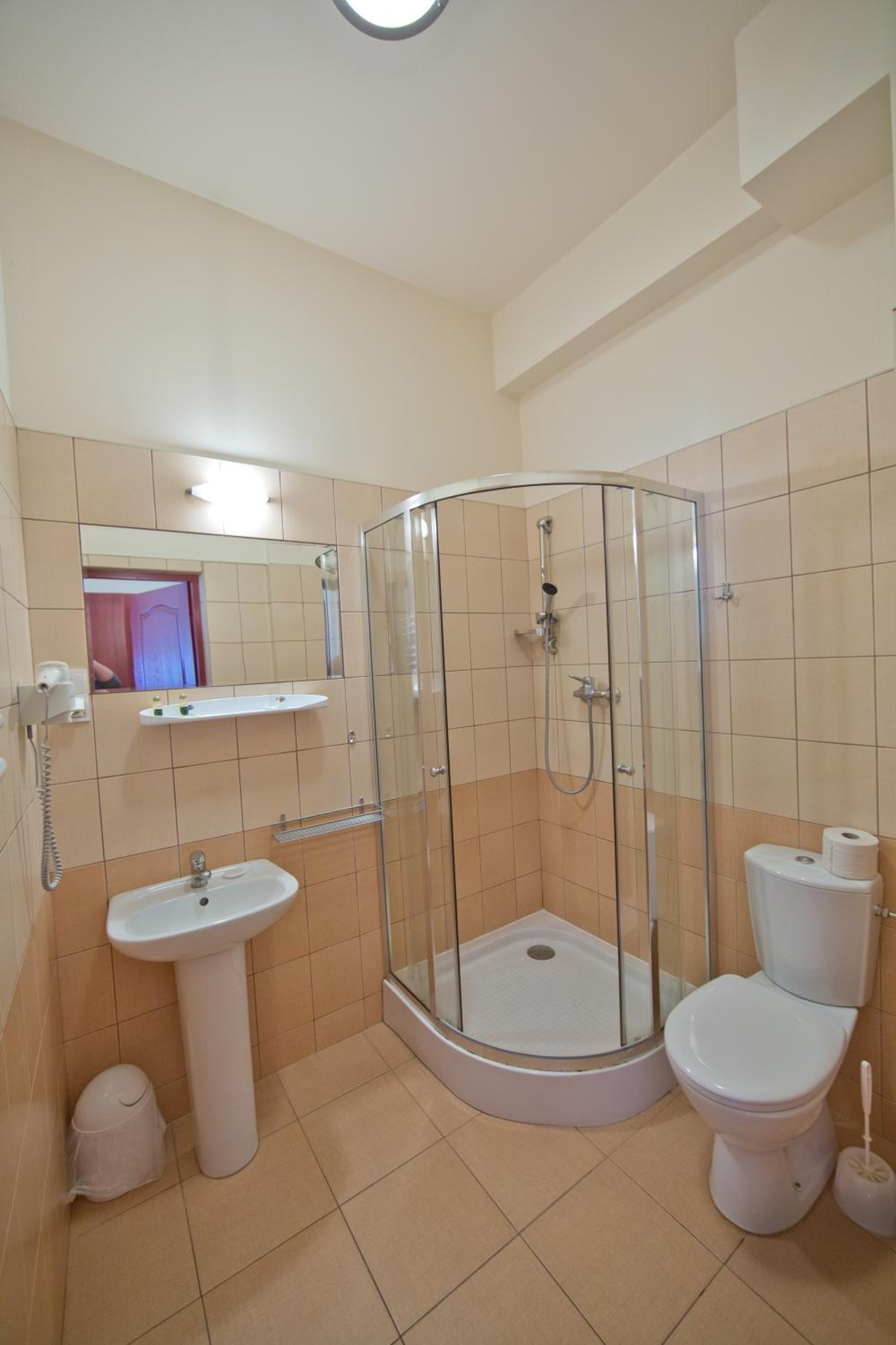 Twin Room - Photo 2