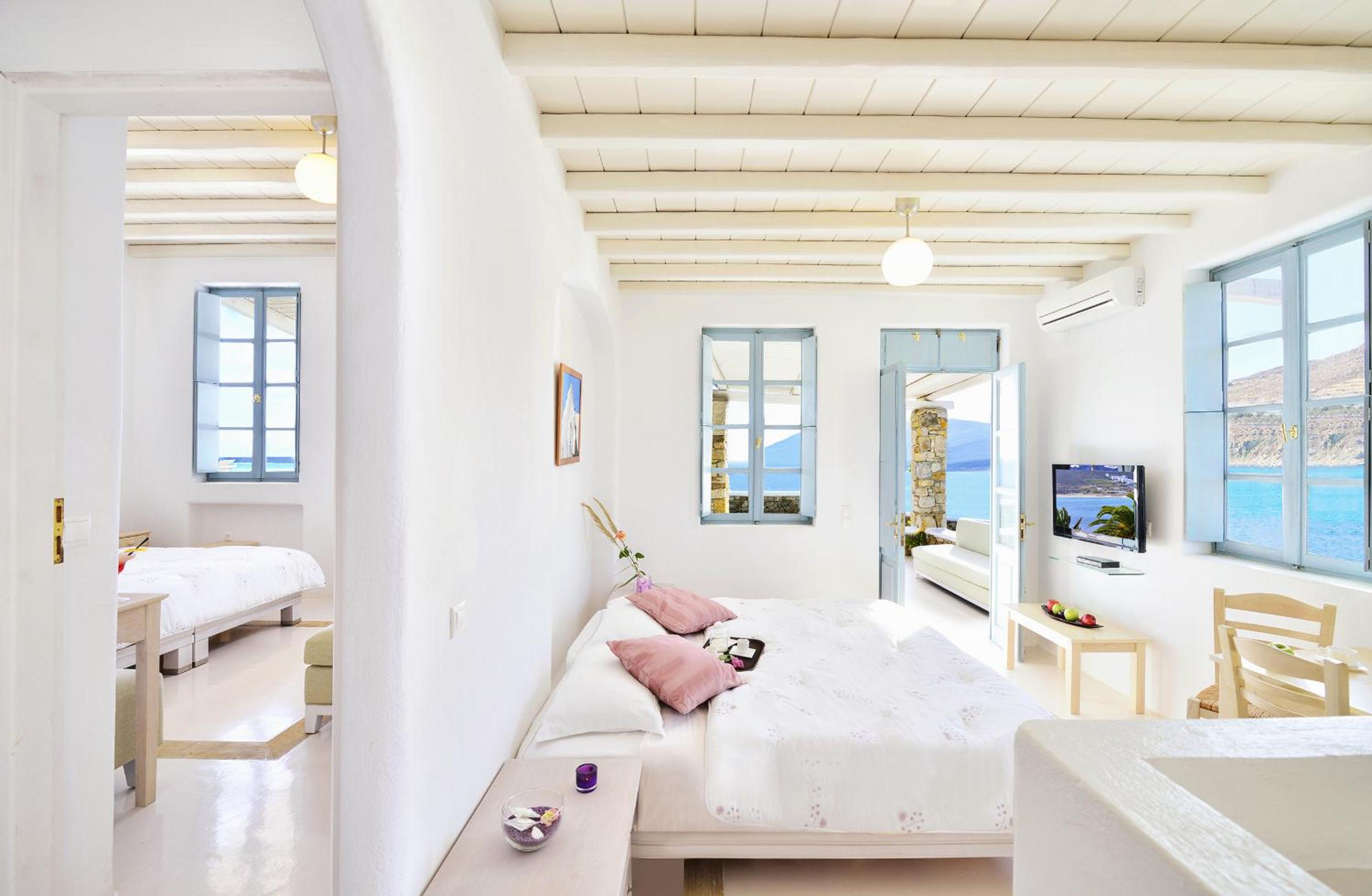 Superior One Bedroom Apartment with Sea View photo 1