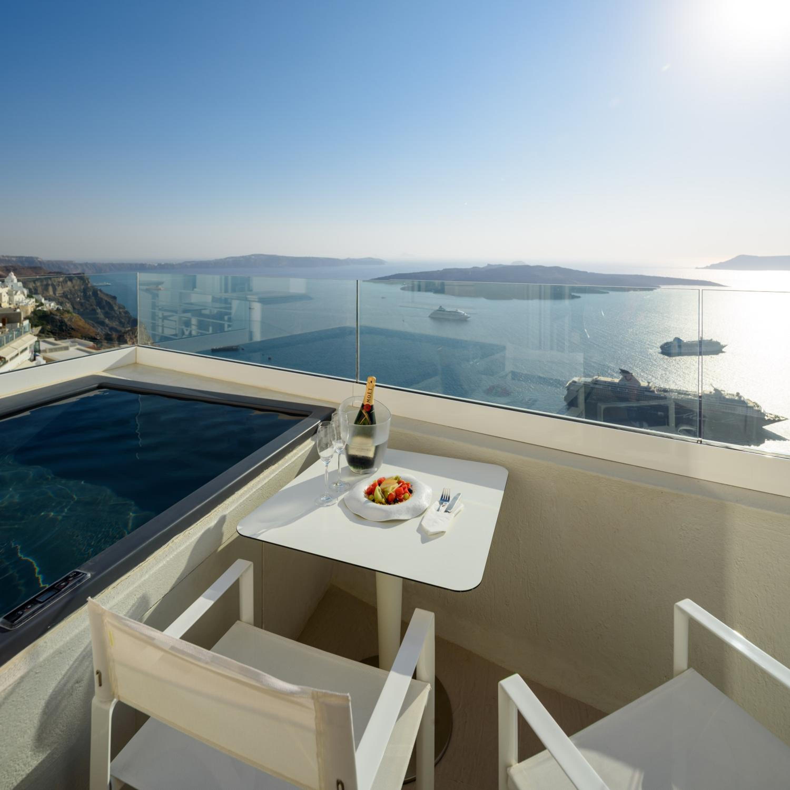 Junior Suite with Jacuzzi and Sunset View - Photo 3