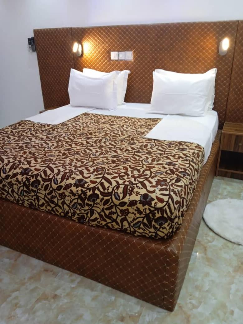 Deluxe Double Room with Shower photo 2