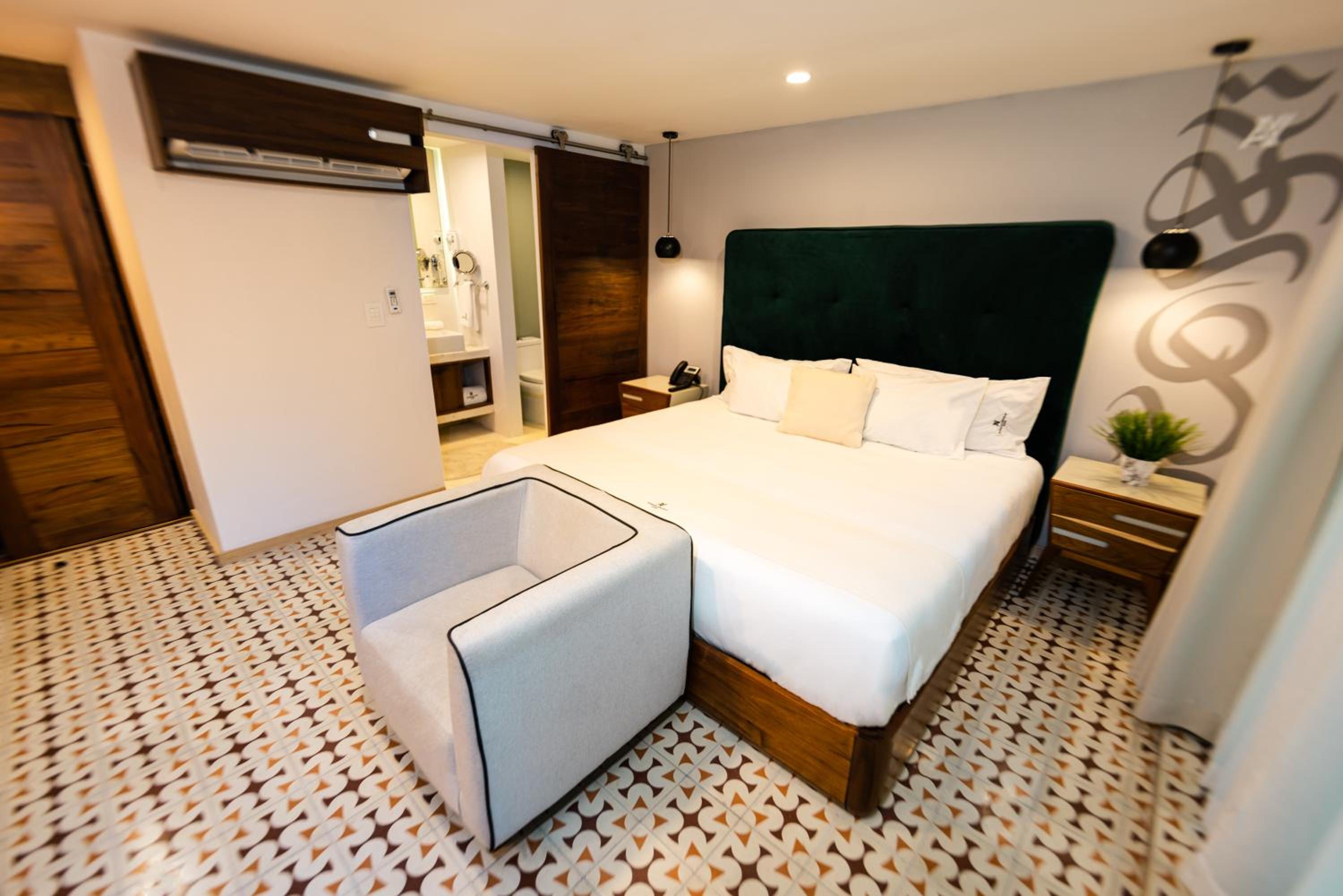 Superior King Room