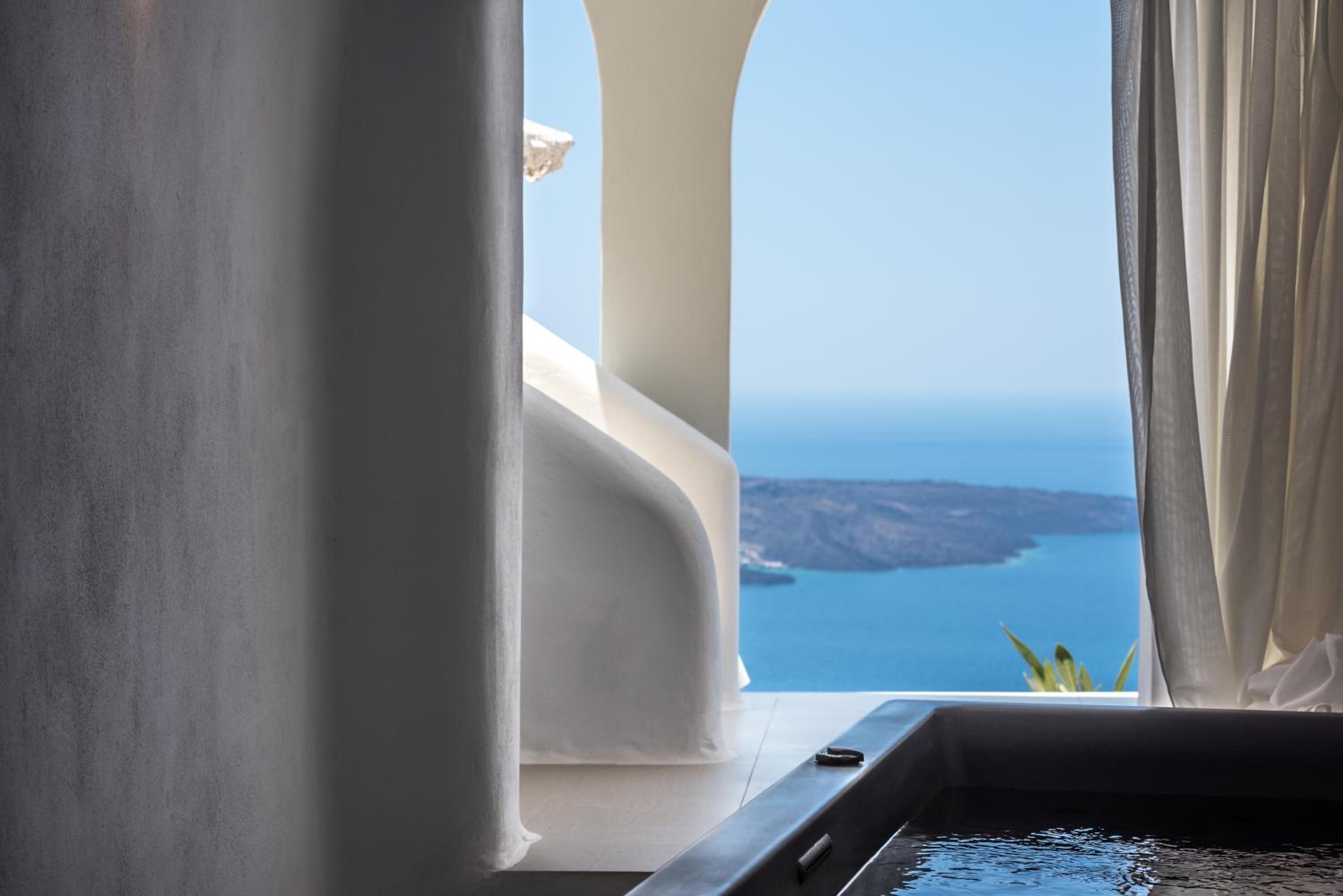 Superior Suite with Jacuzzi and Sunset View  - Photo 4
