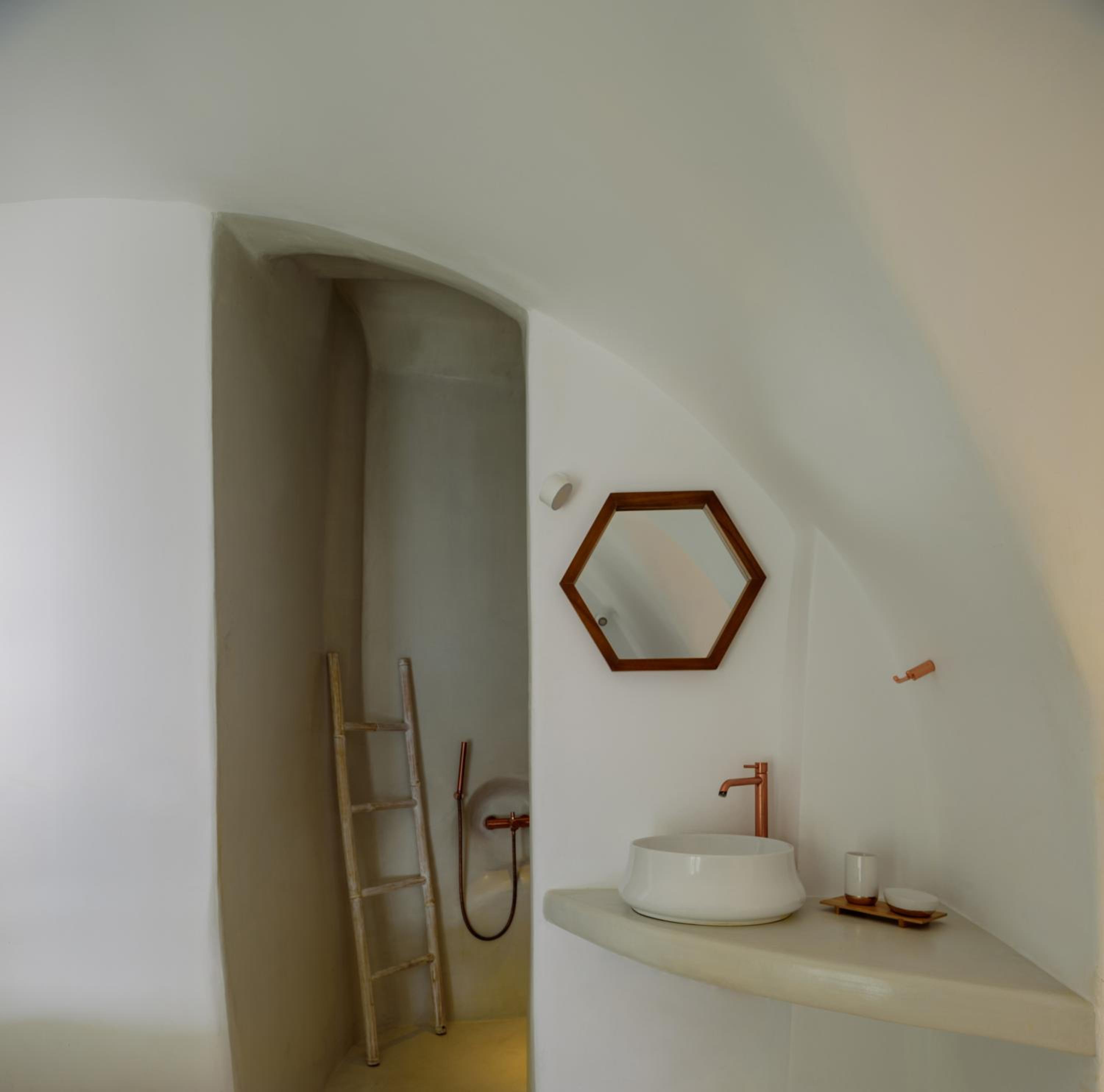Grand Suite with Jacuzzi and Plunge Pool - Photo 6