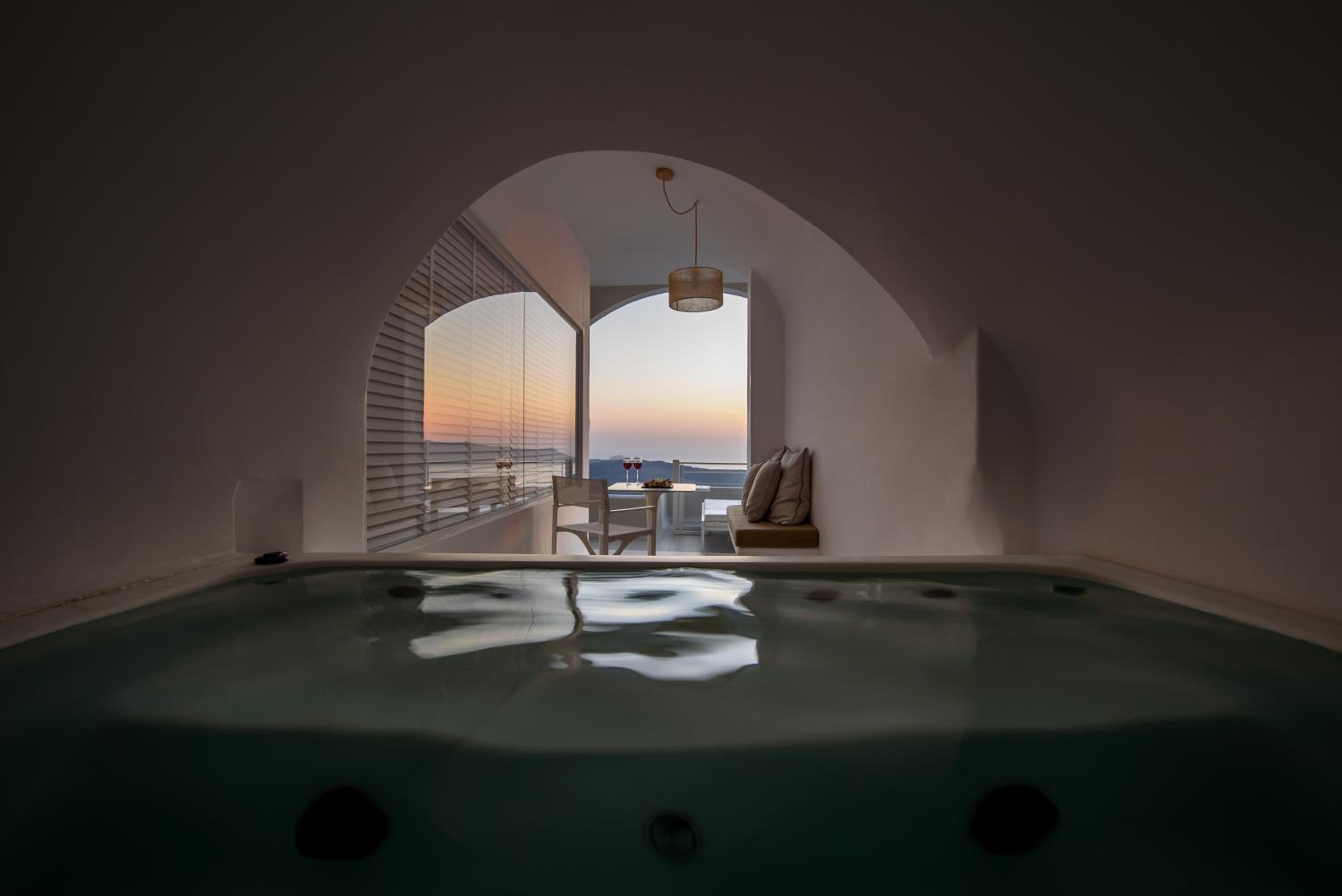 Senior Suite with Private Hot Tub and Balcony - Photo 7