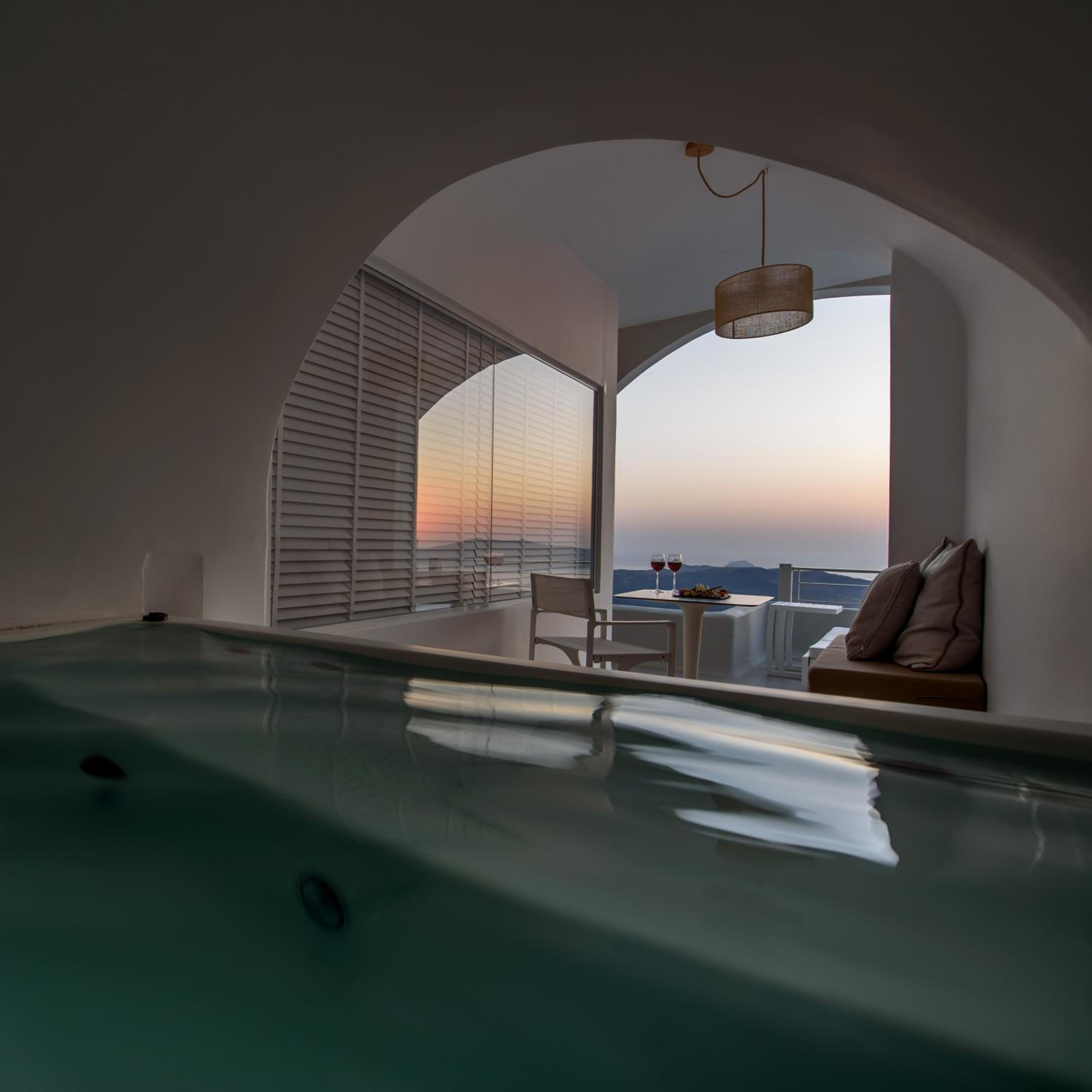 Senior Suite with Private Hot Tub and Balcony - Photo 3