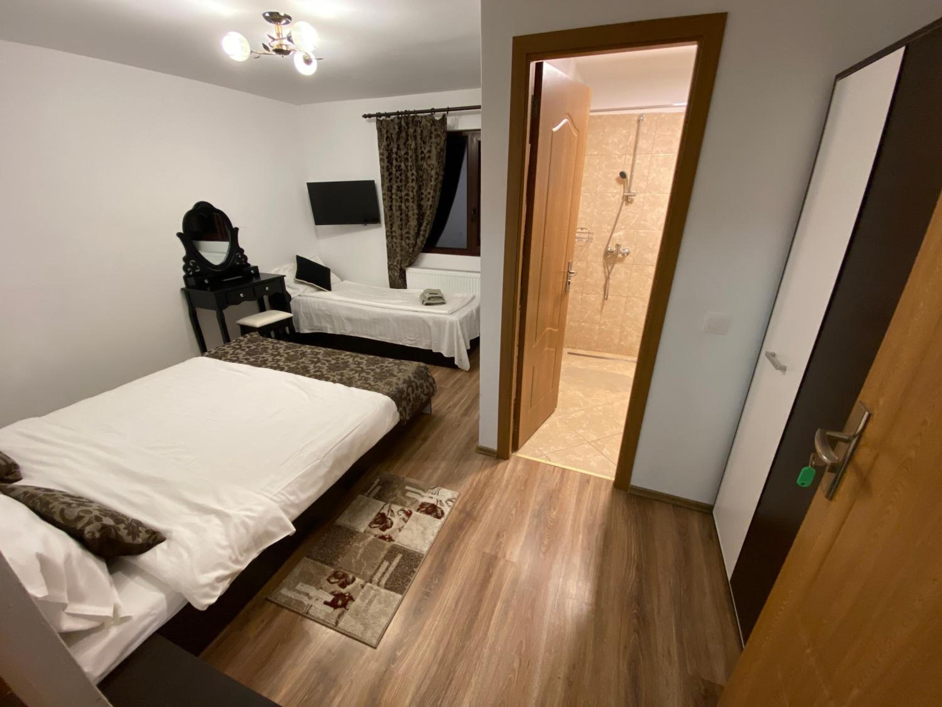 Standard Triple Room - Photo 1