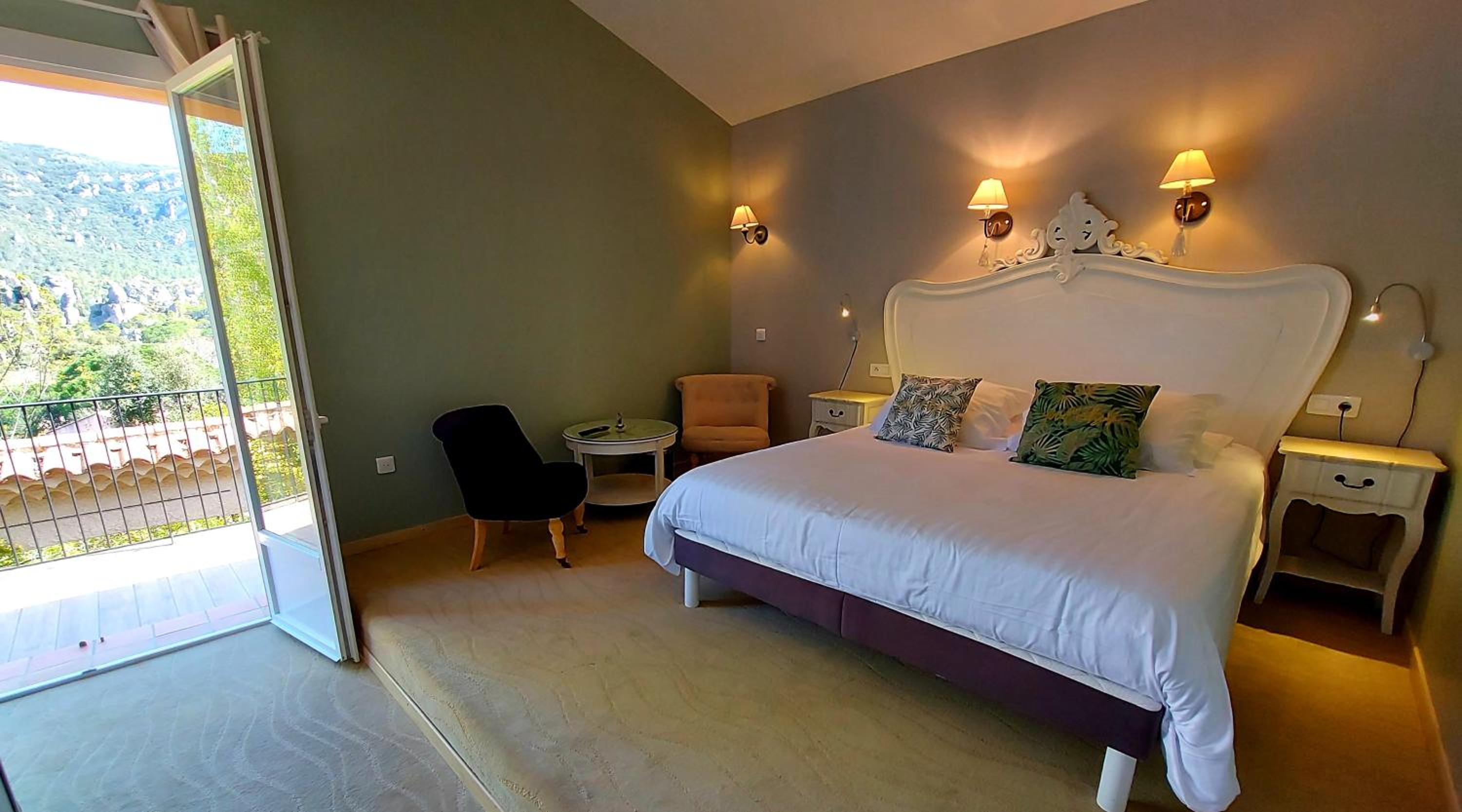 Two-Bedroom Suite photo 2