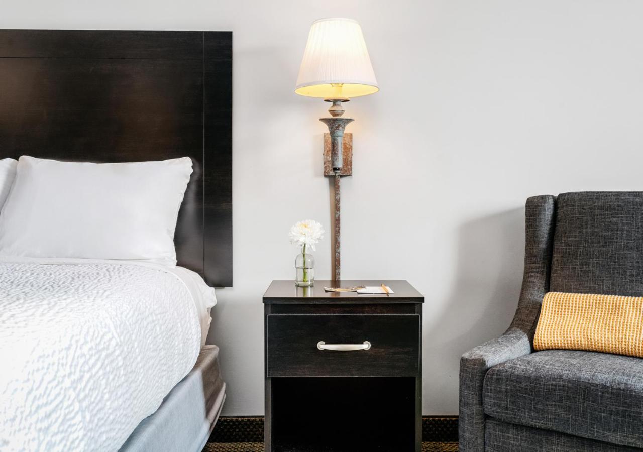 Standard King Room photo 2