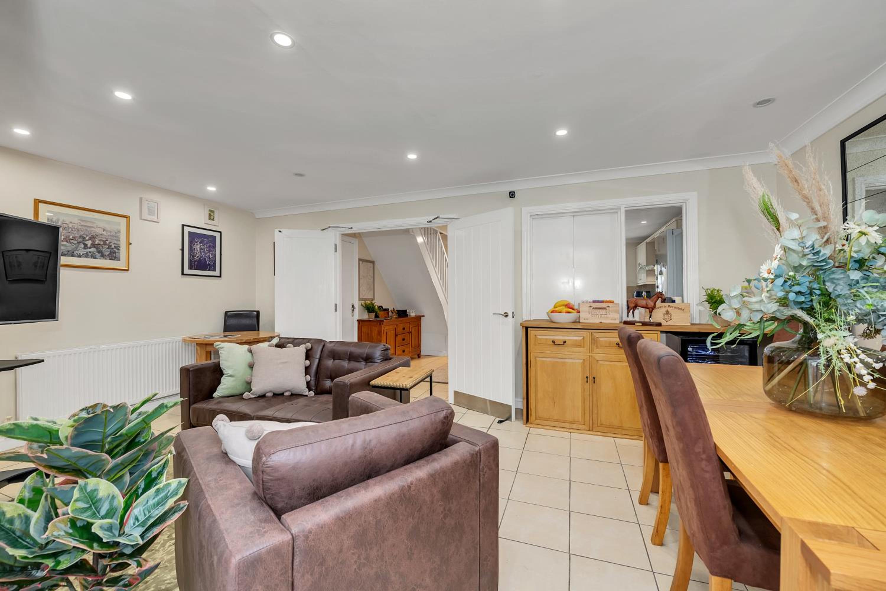 Family Room with Garden View - Photo 1