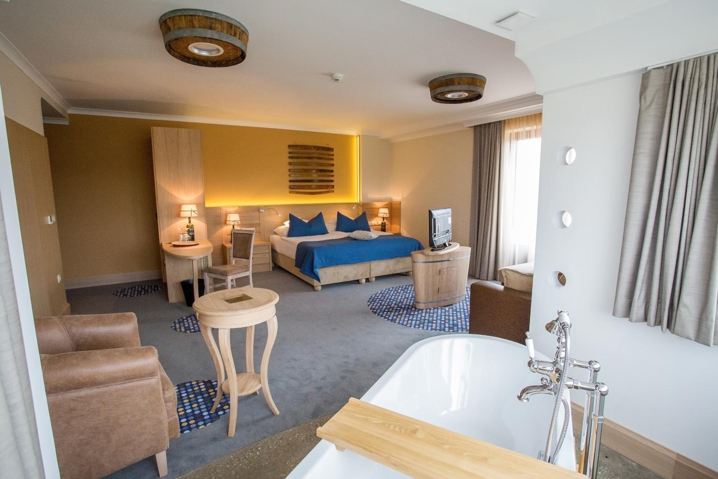 Junior Suite with Balcony photo 1
