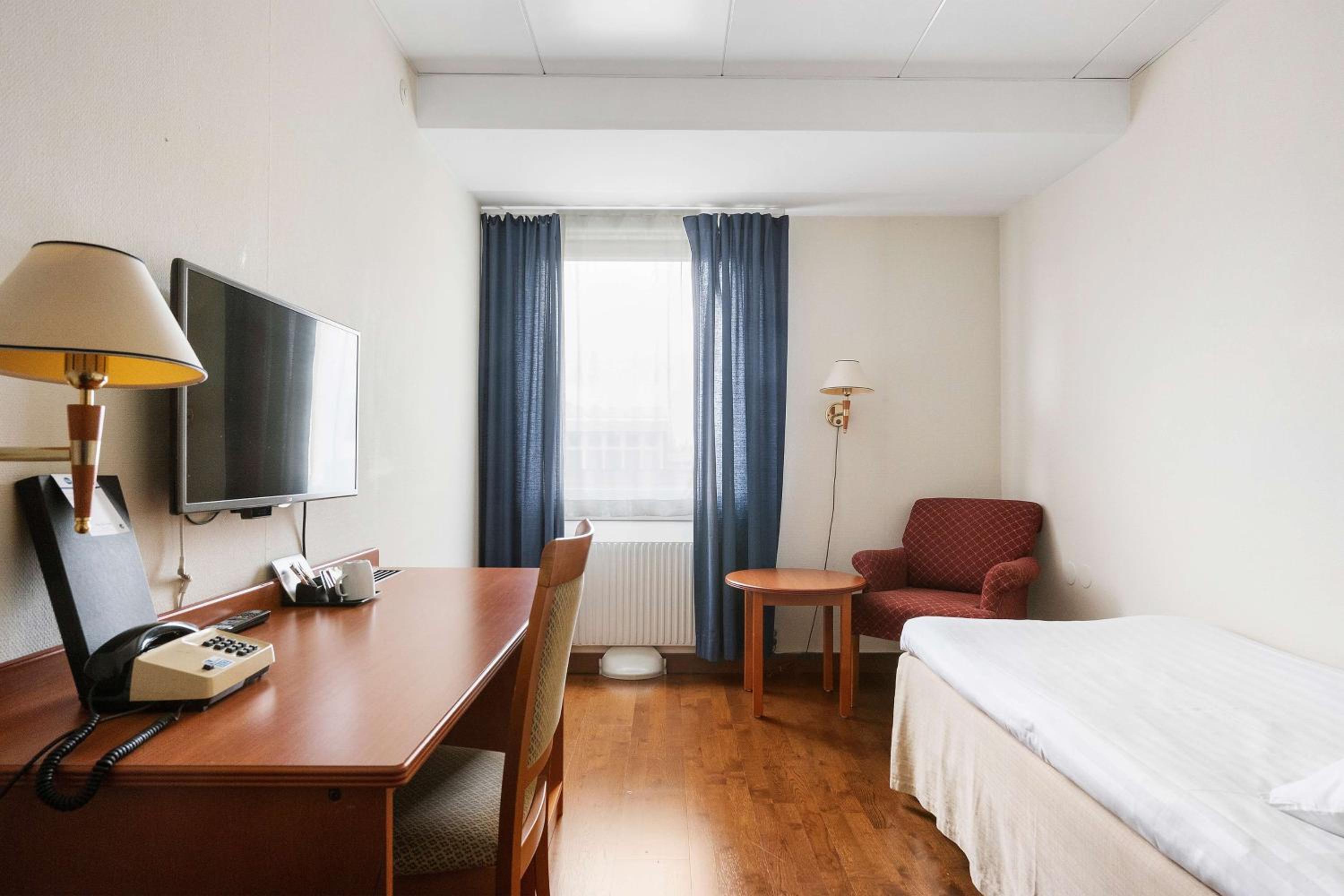 Single Room - Non-Smoking