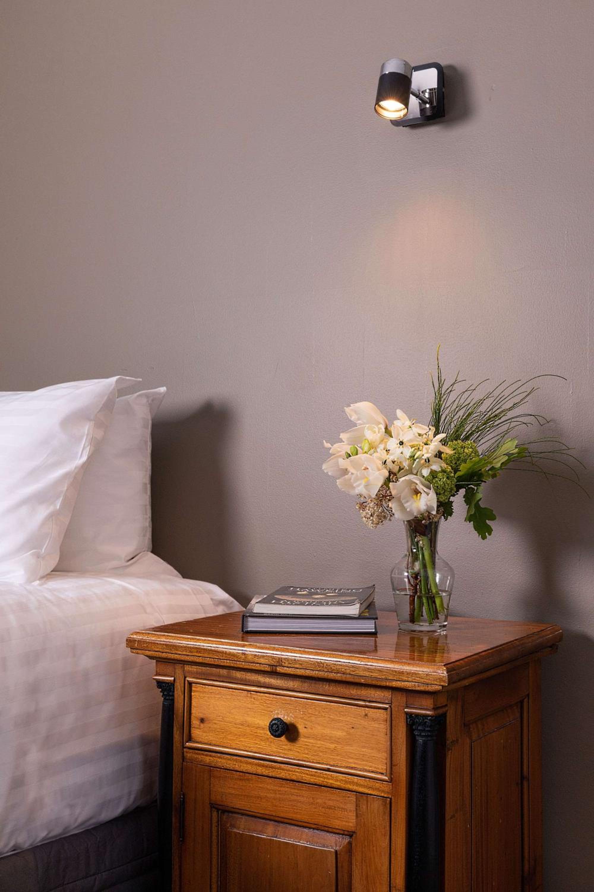 Deluxe King Room - Photo 5