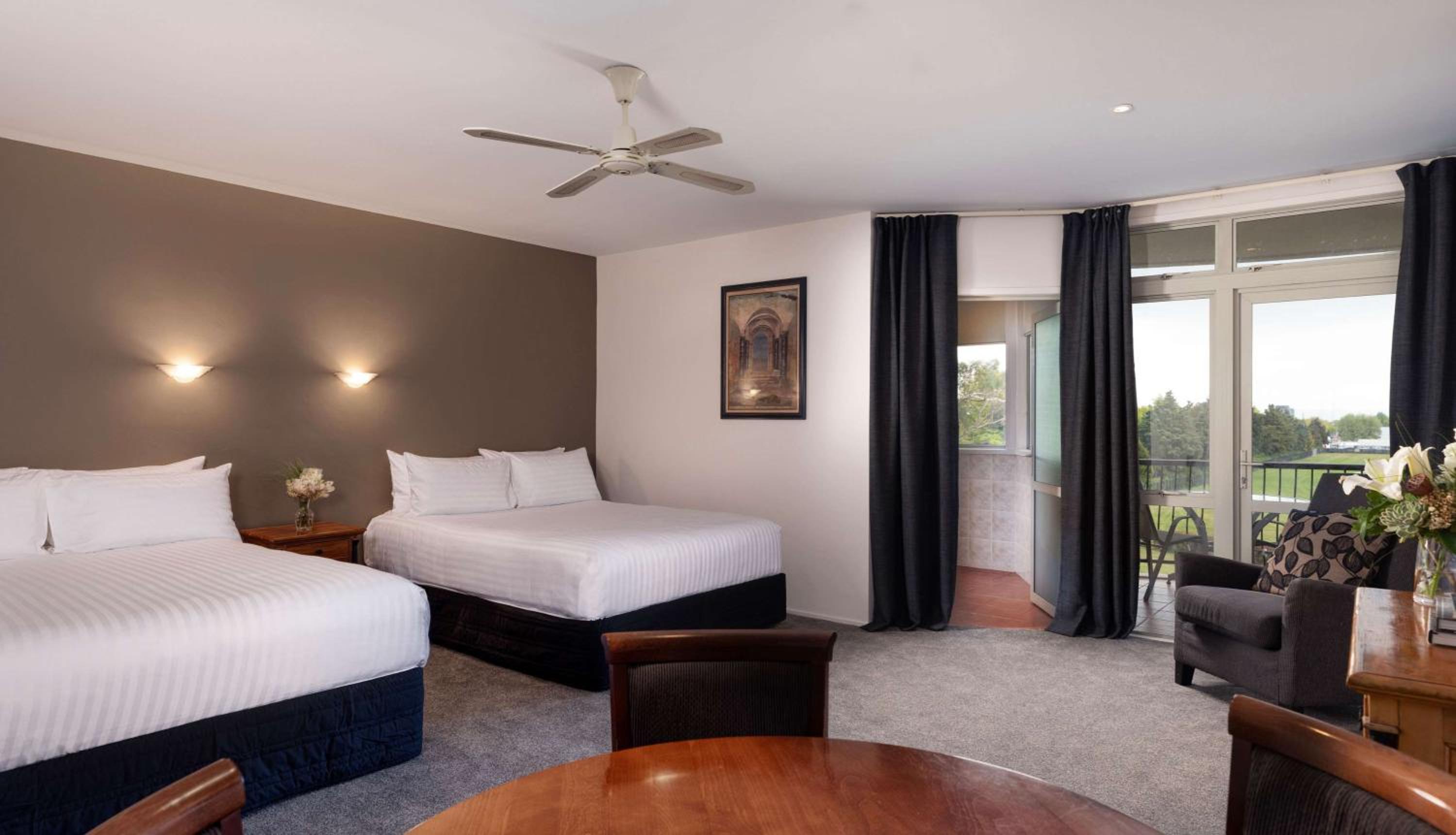 Deluxe Twin Room with Two Double Beds - Photo 2
