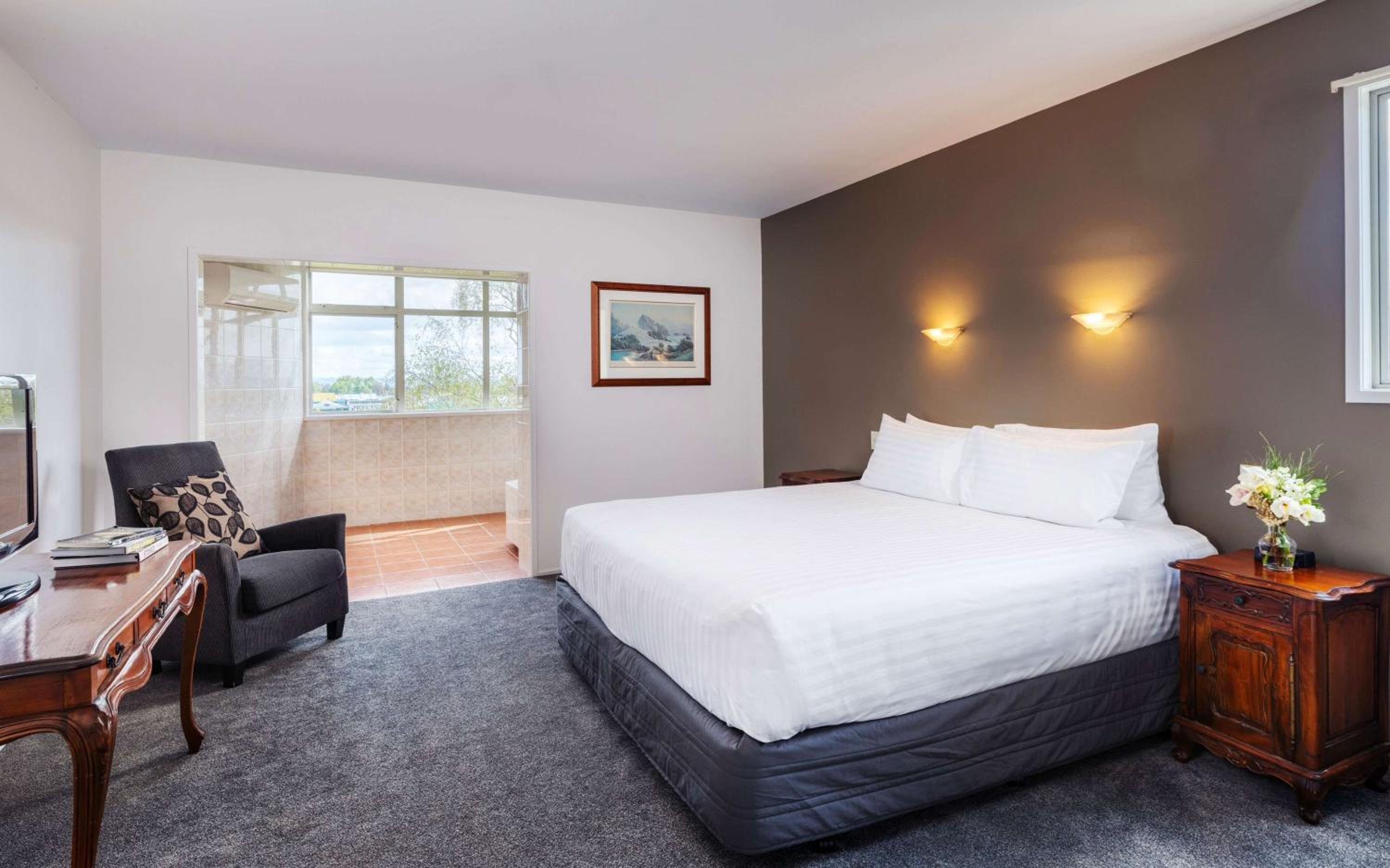 King Suite - Photo 1