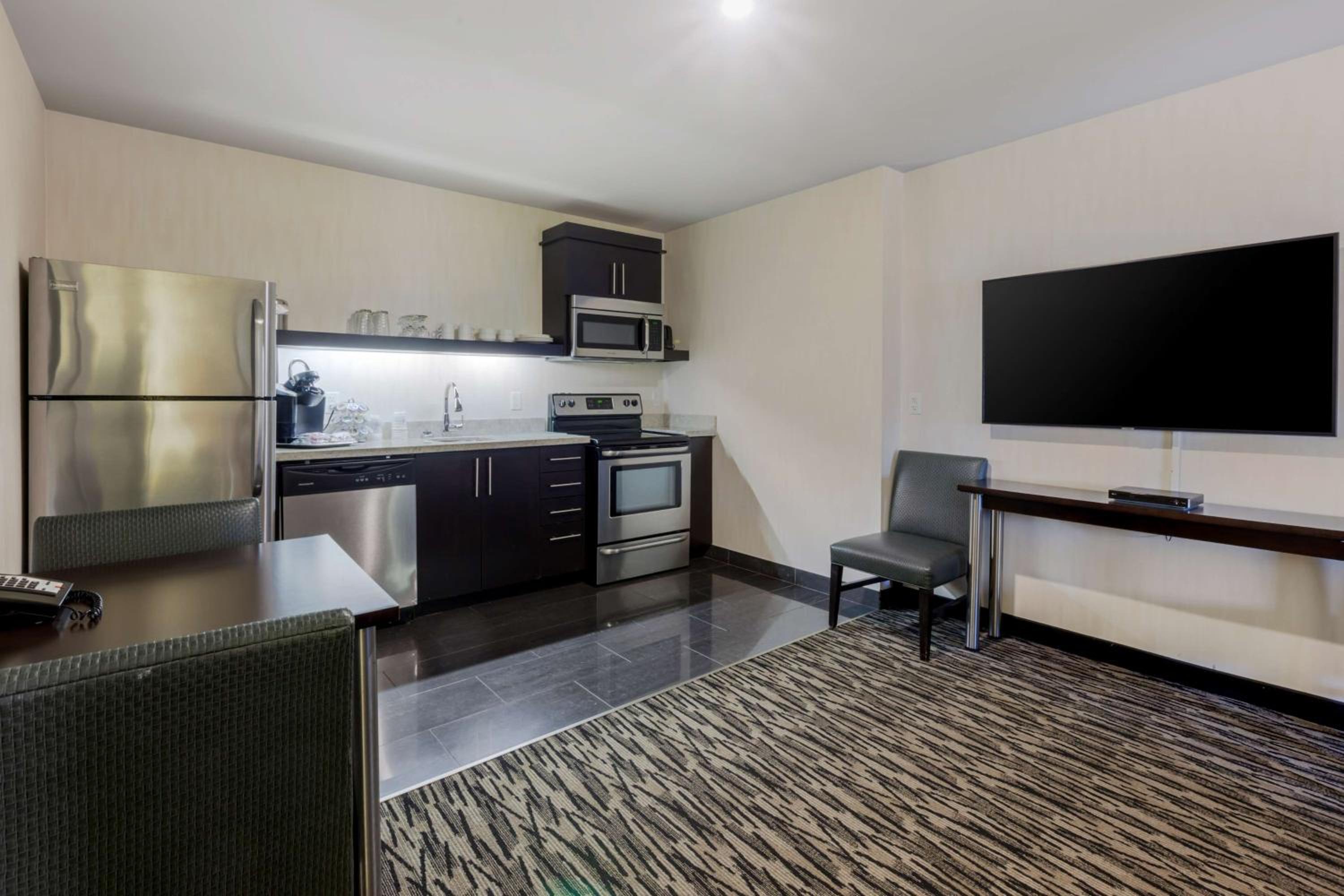 Two-Bedroom King Suite with Sofa Bed - Photo 2