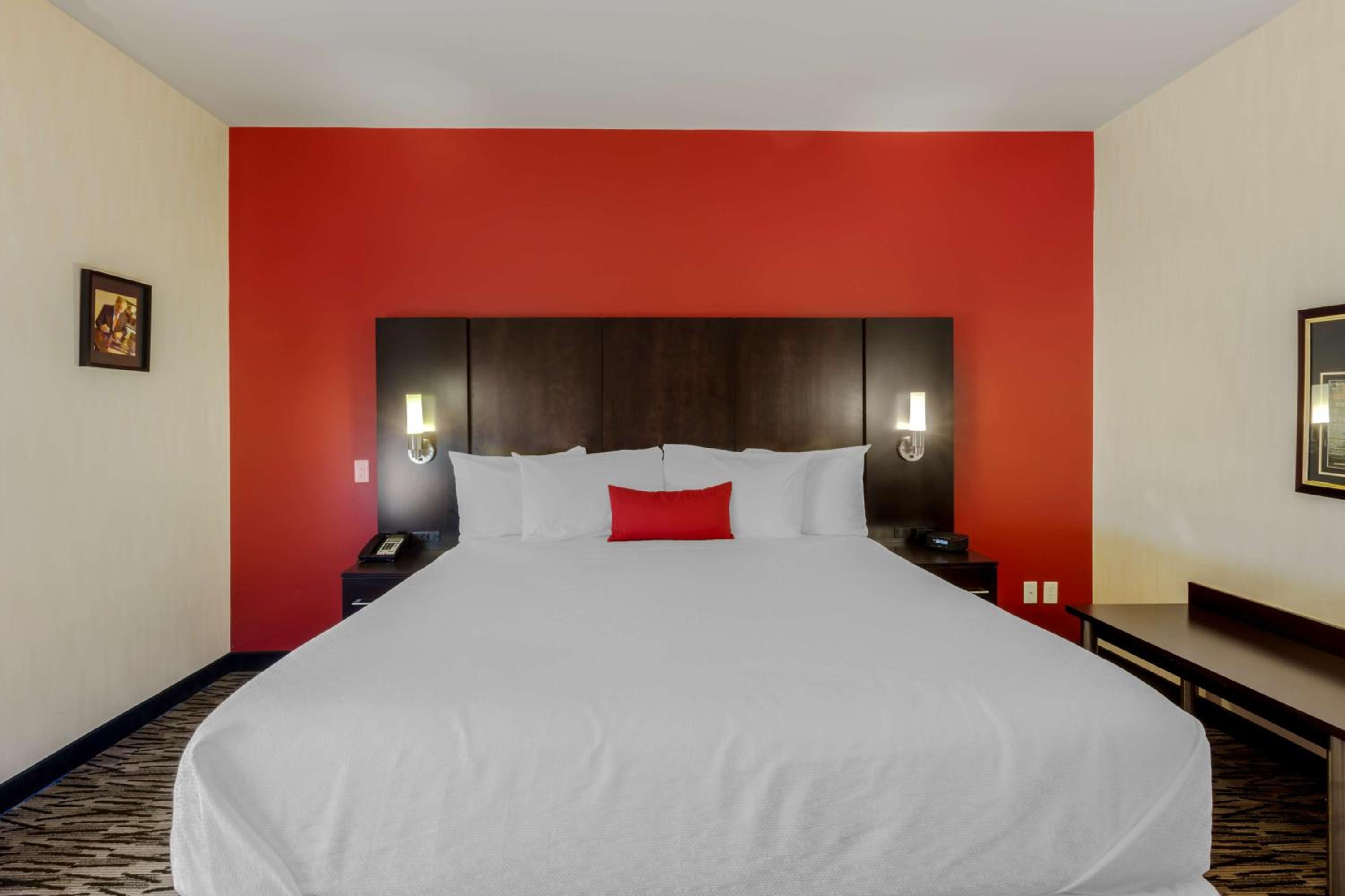 King Suite with Whirlpool - Non-smoking