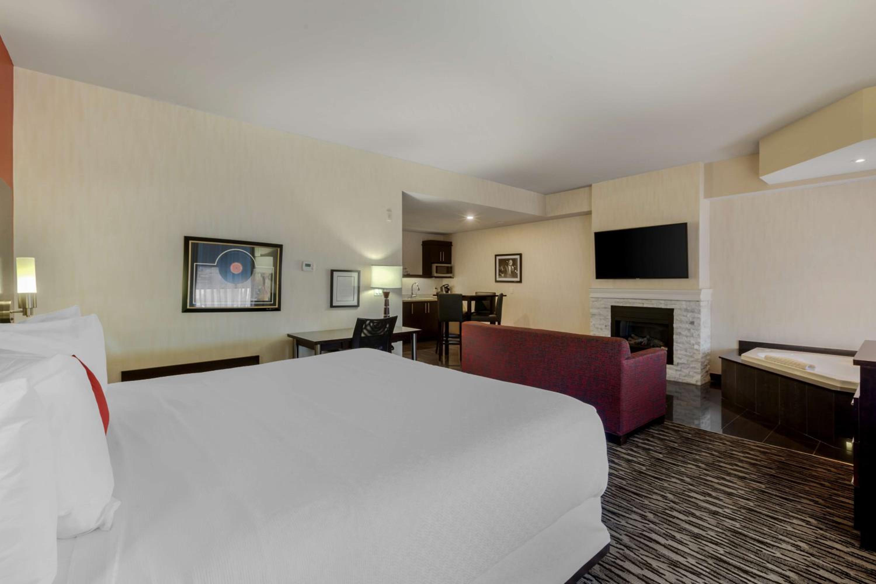 King Suite with Whirlpool - Non-smoking