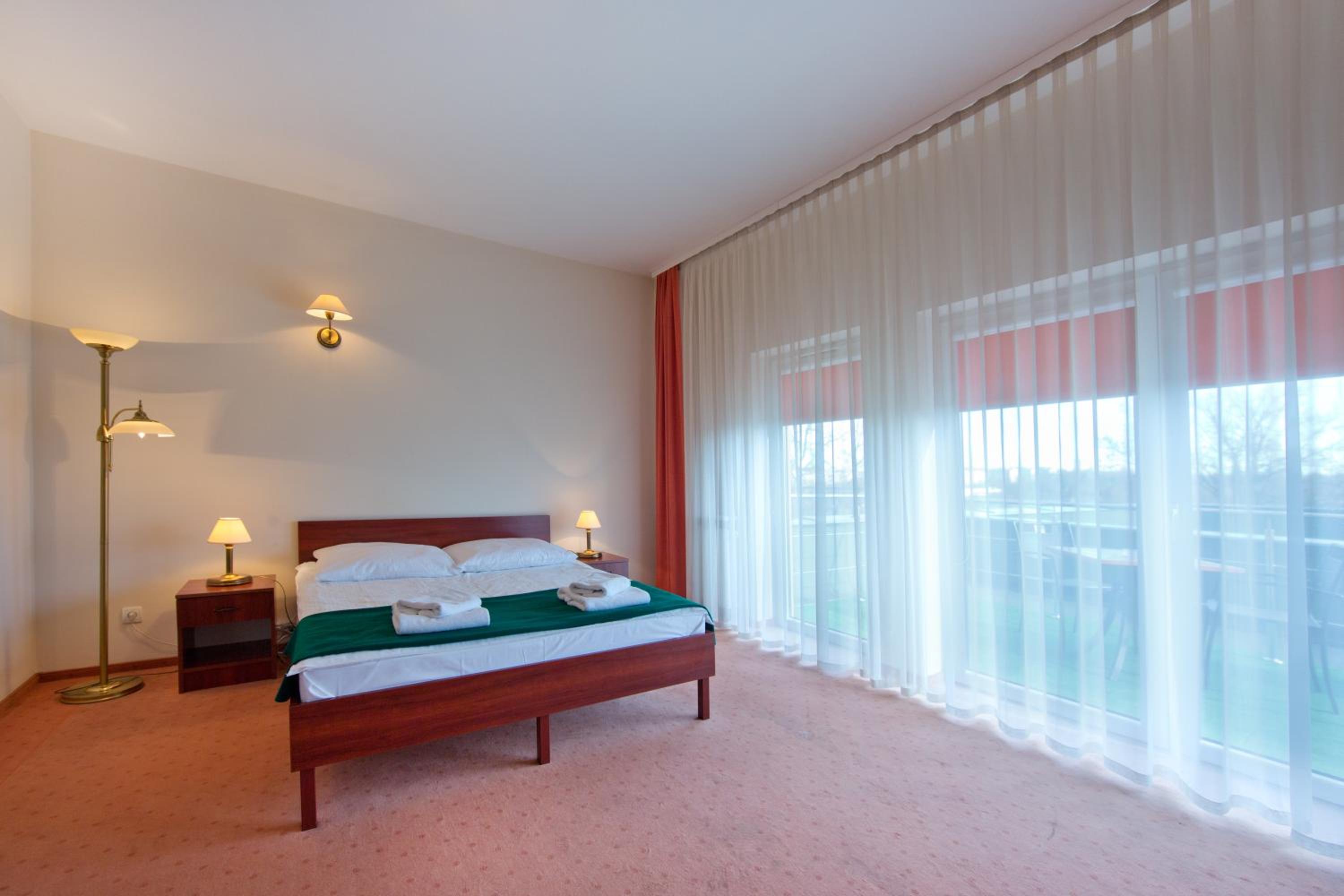 Deluxe Double or Twin Room - Photo 5