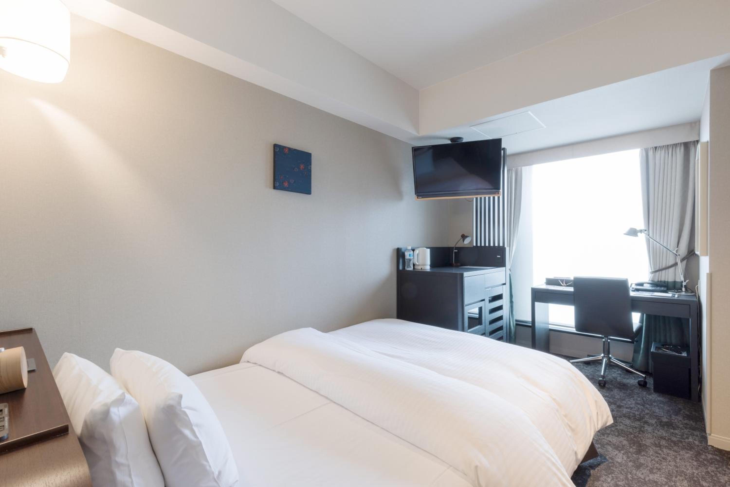 Single Room with No View - Non-Smoking