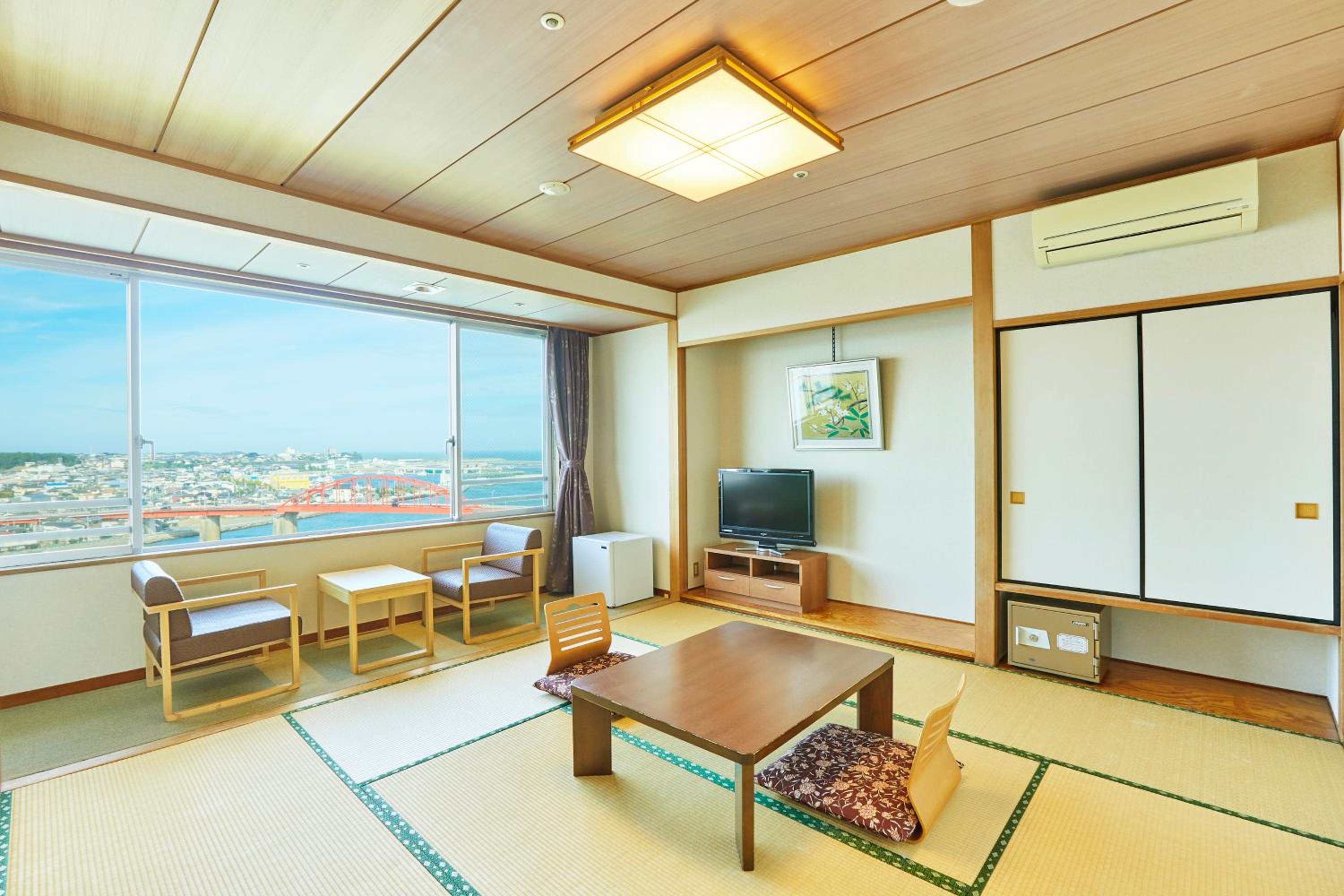 Japanese-style Room with 8 Tatami (MAX 4 Adults) photo 1
