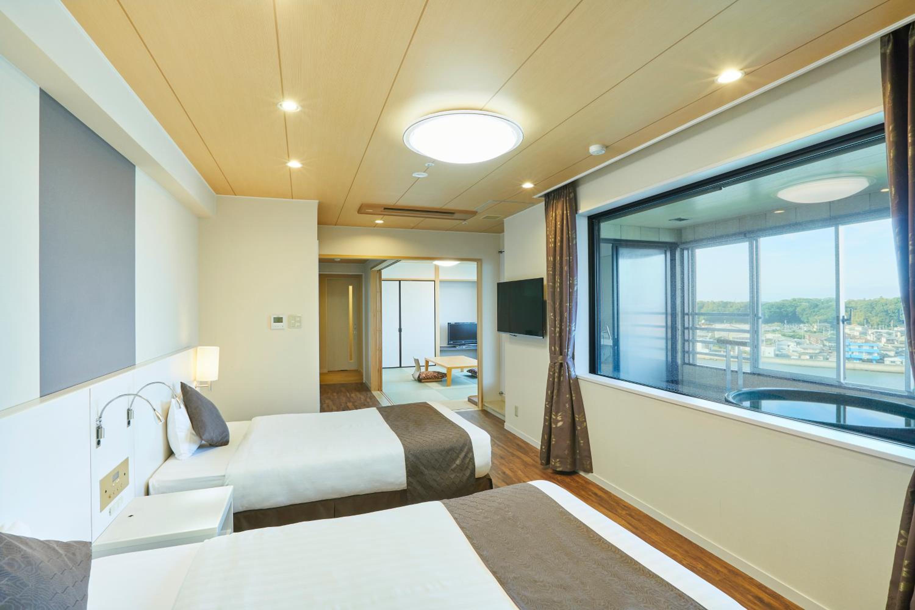 Deluxe Japanese-Western style Room with Natural Hot Spring View Bath
