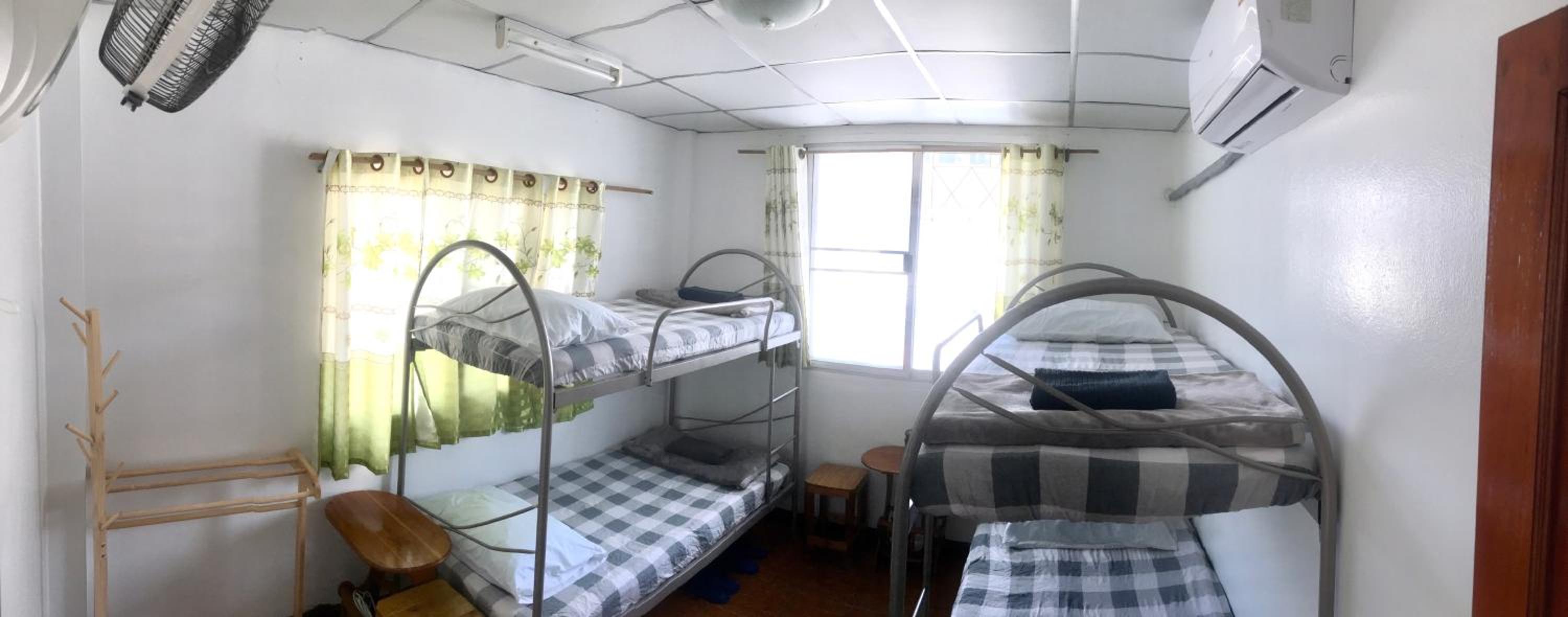 Basic Triple Room With Shared Bathroom photo 1