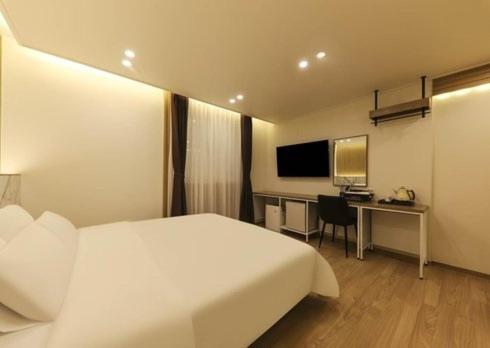 Standard Double Room - Photo 4