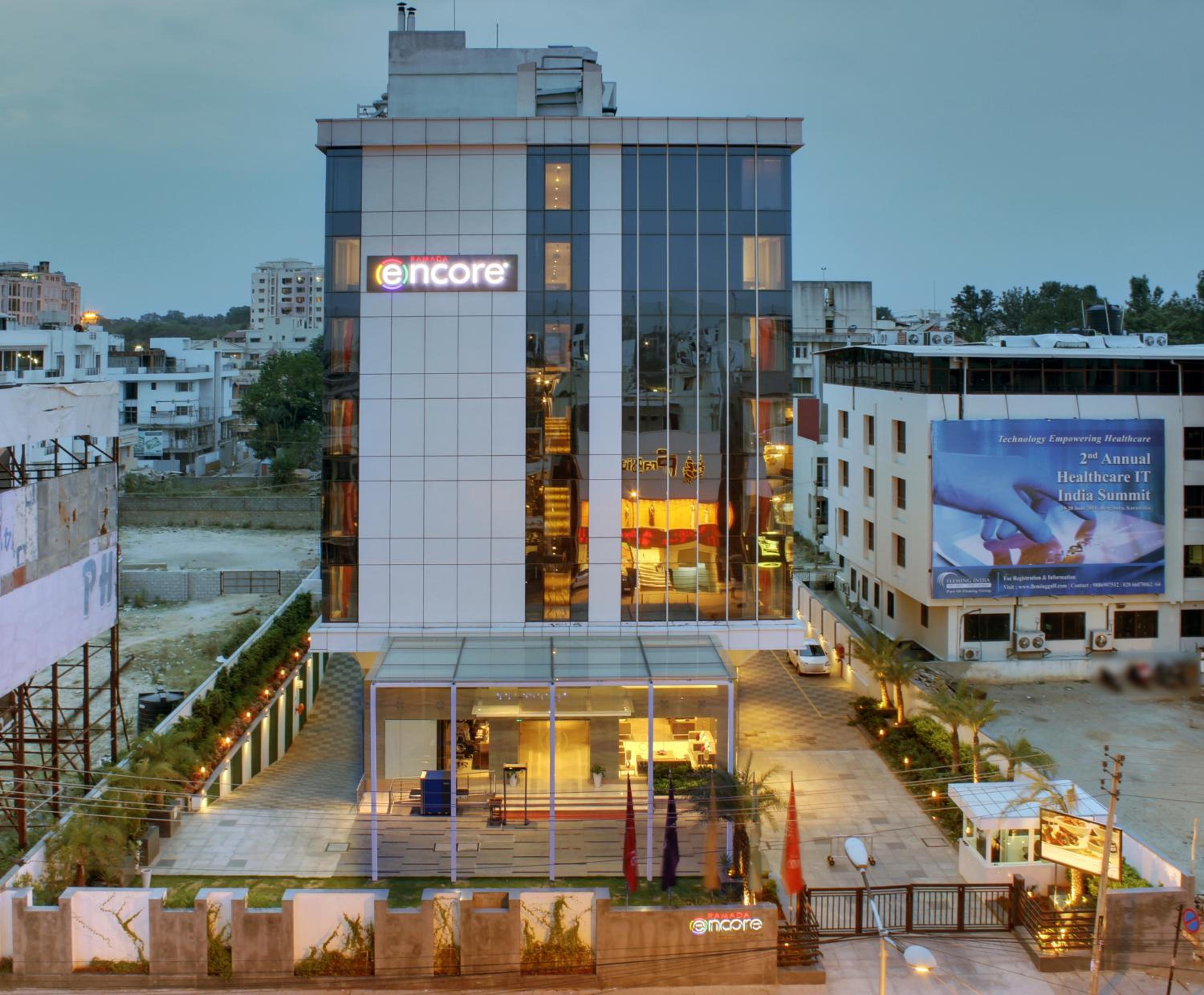 Deluxe Twin Room with 15% Discount on Food and Soft Beverage photo 3
