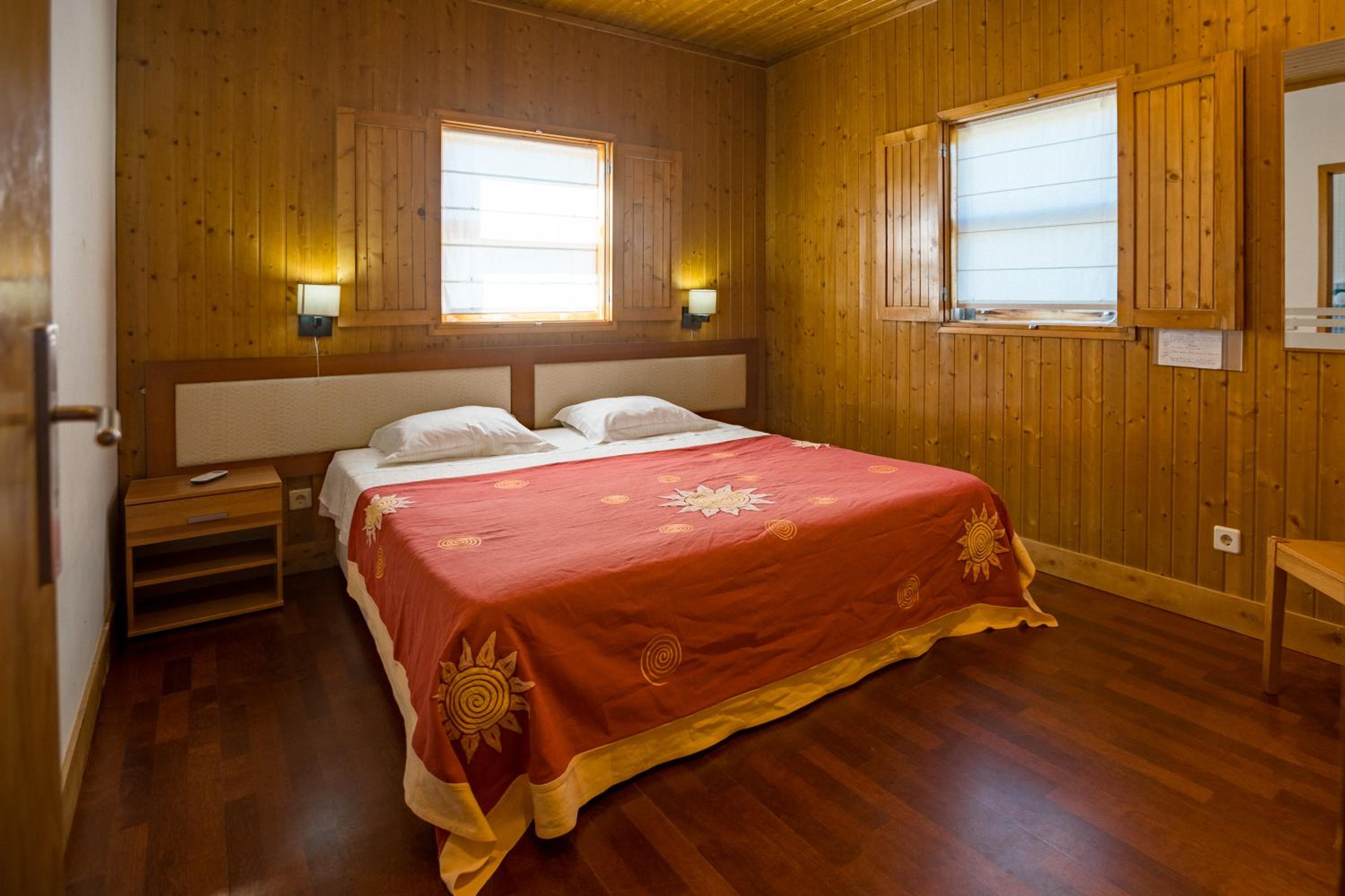 Four-Bedroom House photo 1